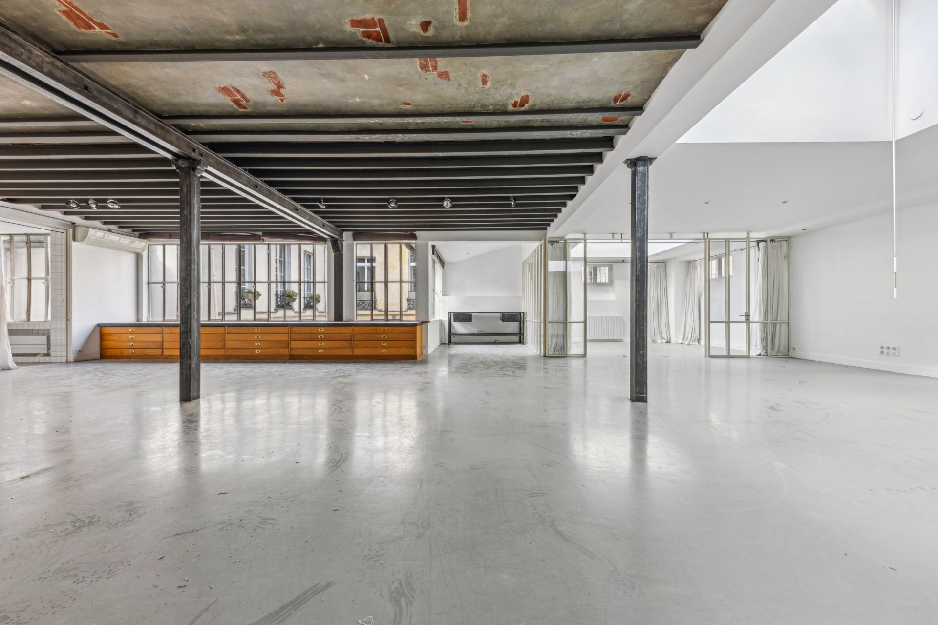 luxury apartment 5 Rooms for sale on PARIS (75006)