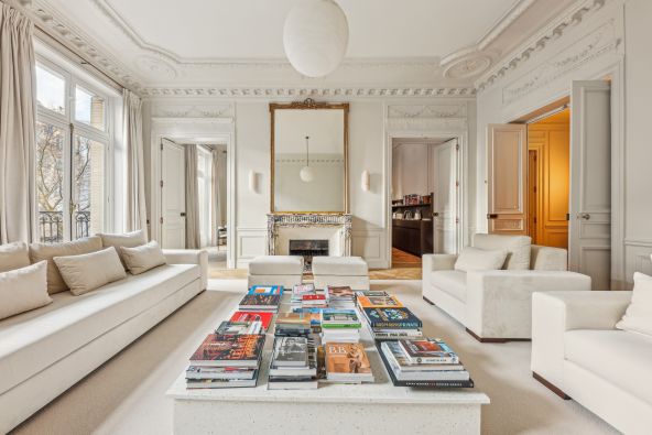 luxury apartment 5 Rooms for sale on PARIS (75008)