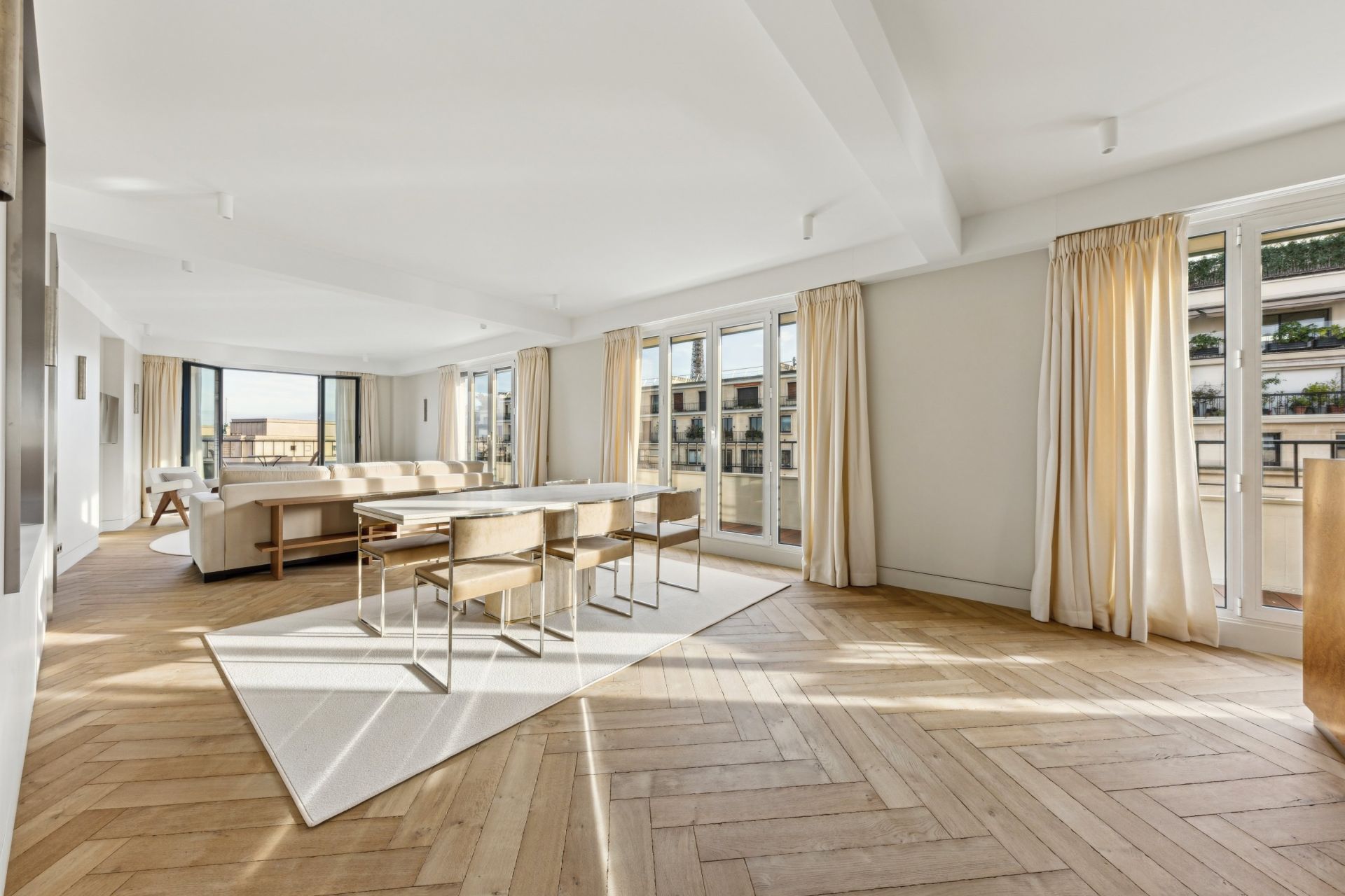 luxury apartment 4 Rooms for sale on PARIS (75016)