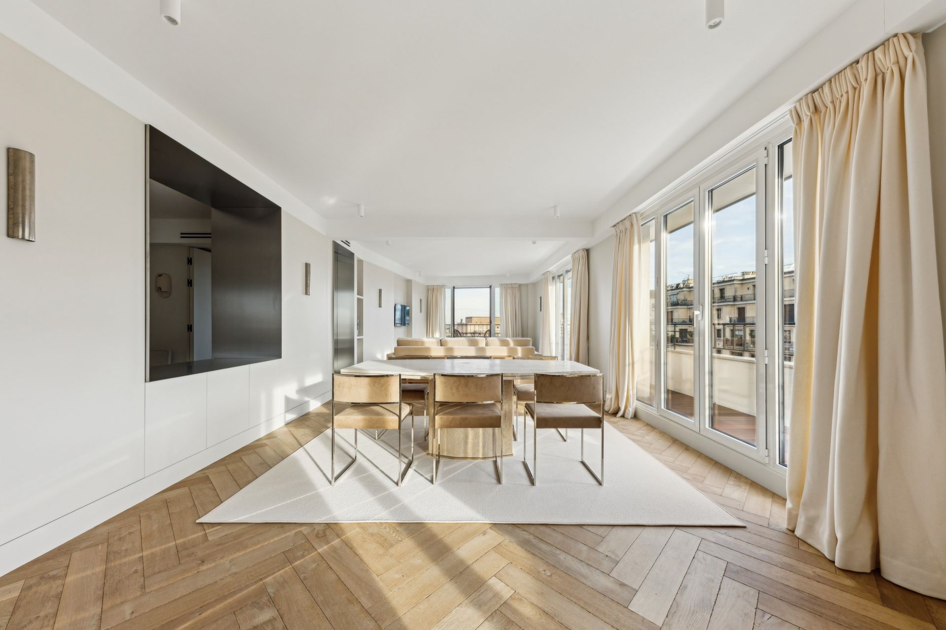 luxury apartment 4 Rooms for sale on PARIS (75016)