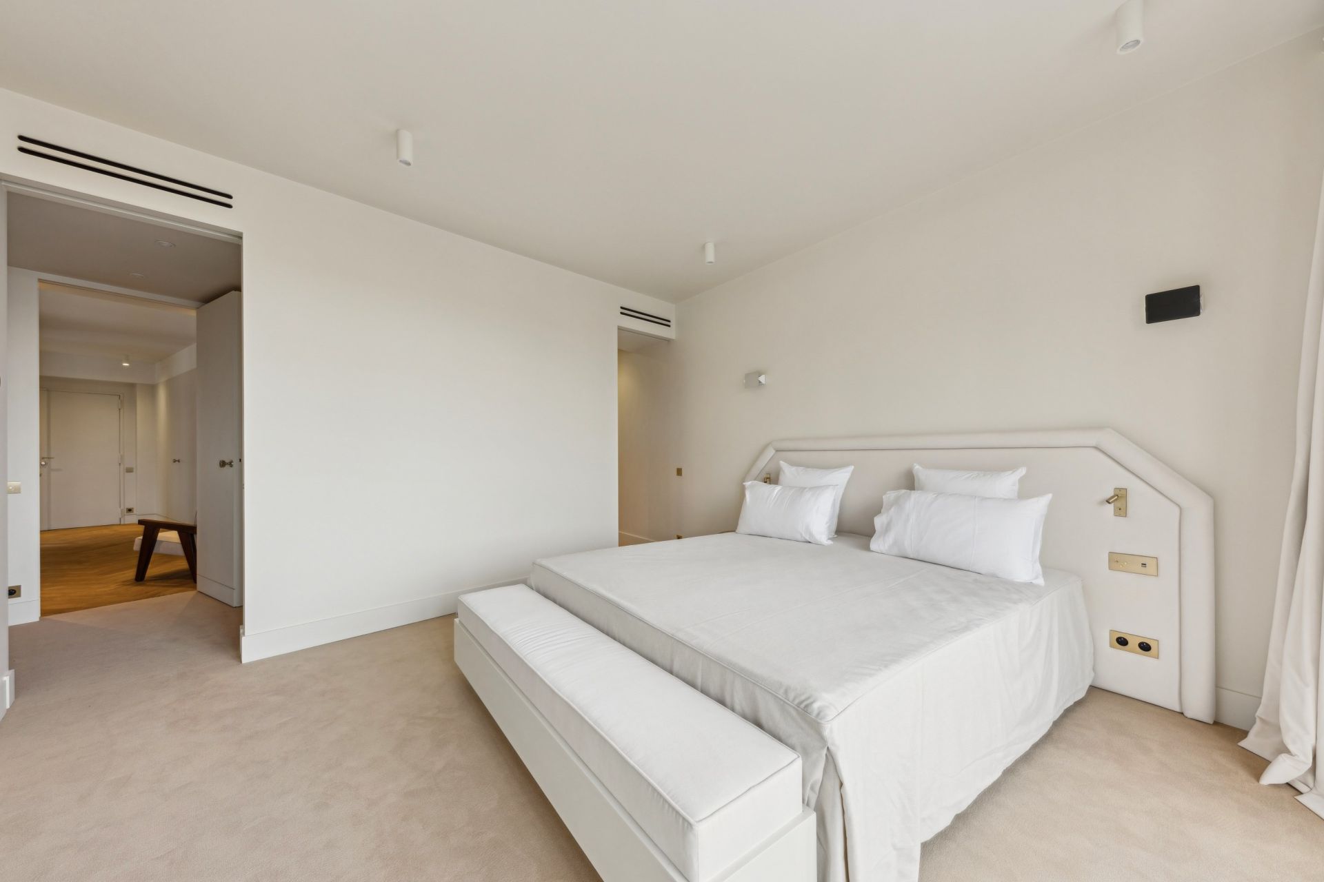 luxury apartment 4 Rooms for sale on PARIS (75016)