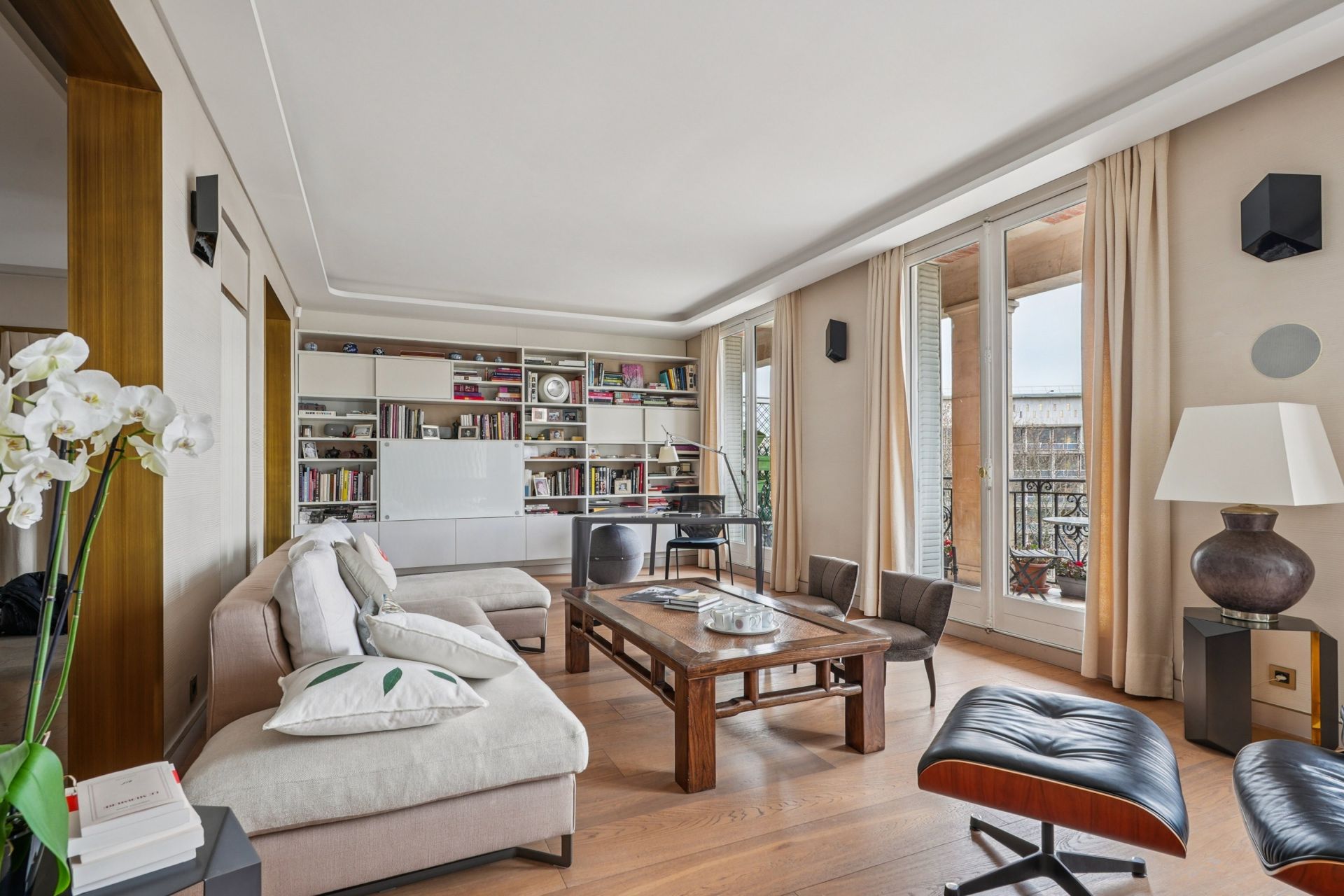 luxury apartment 5 Rooms for sale on PARIS (75007)