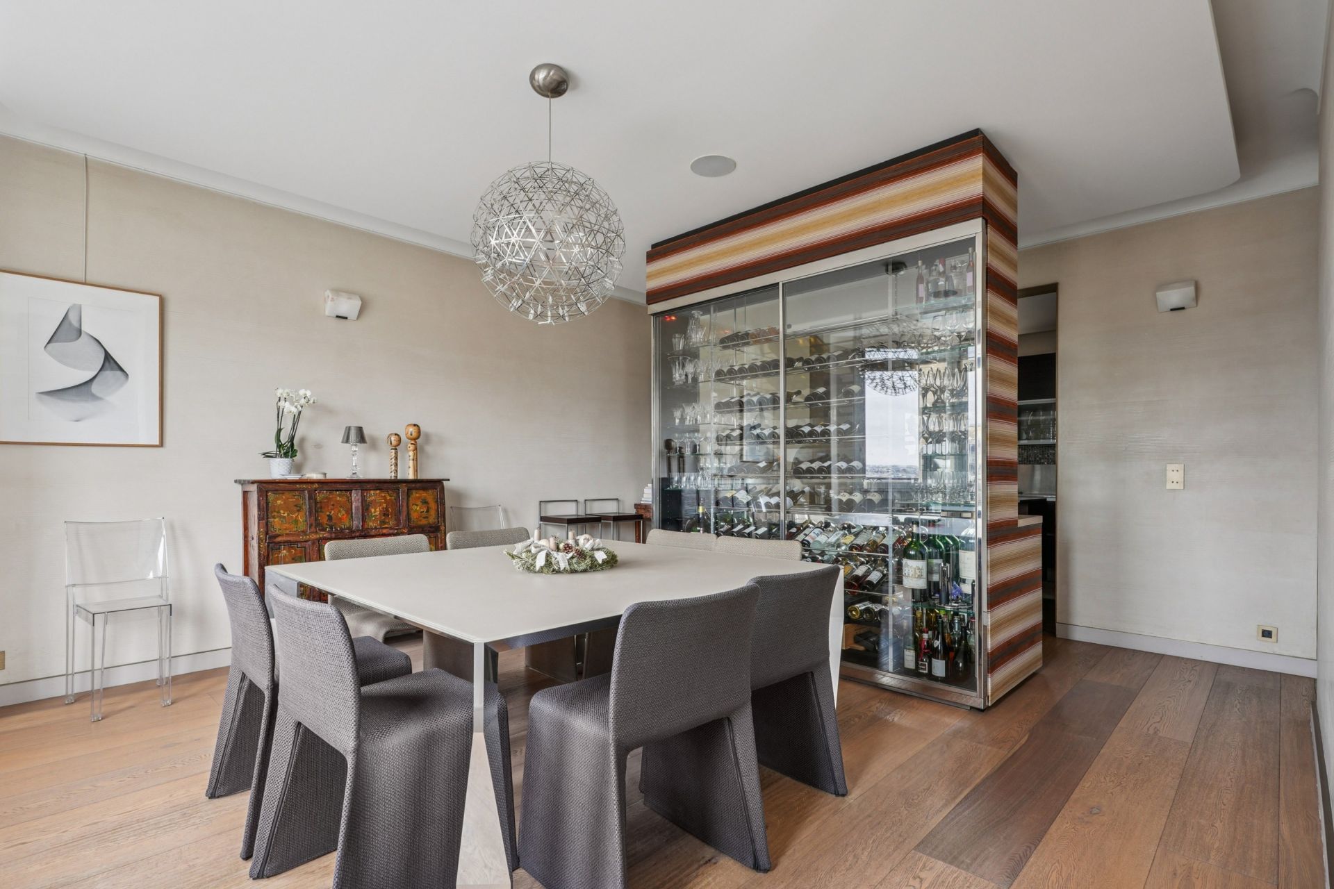 luxury apartment 5 Rooms for sale on PARIS (75007)