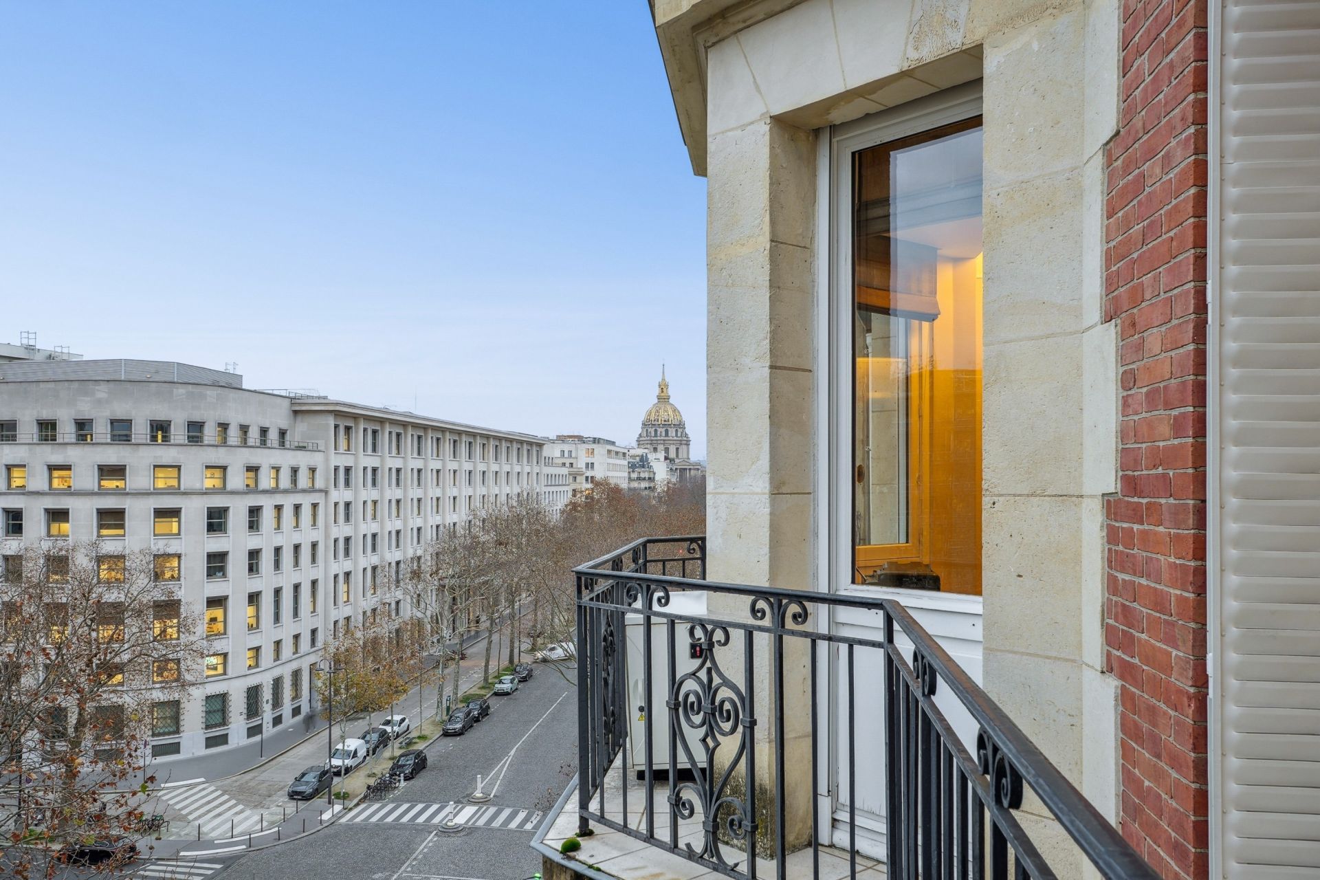 luxury apartment 5 Rooms for sale on PARIS (75007)