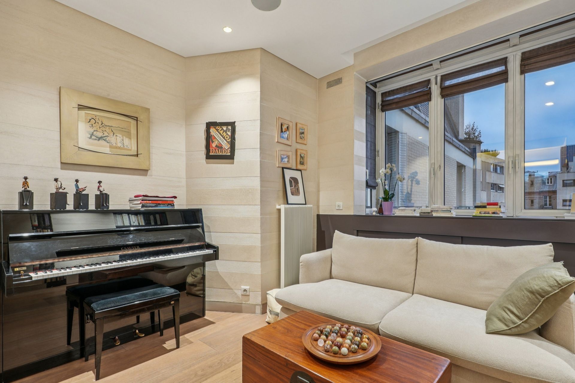 luxury apartment 5 Rooms for sale on PARIS (75007)