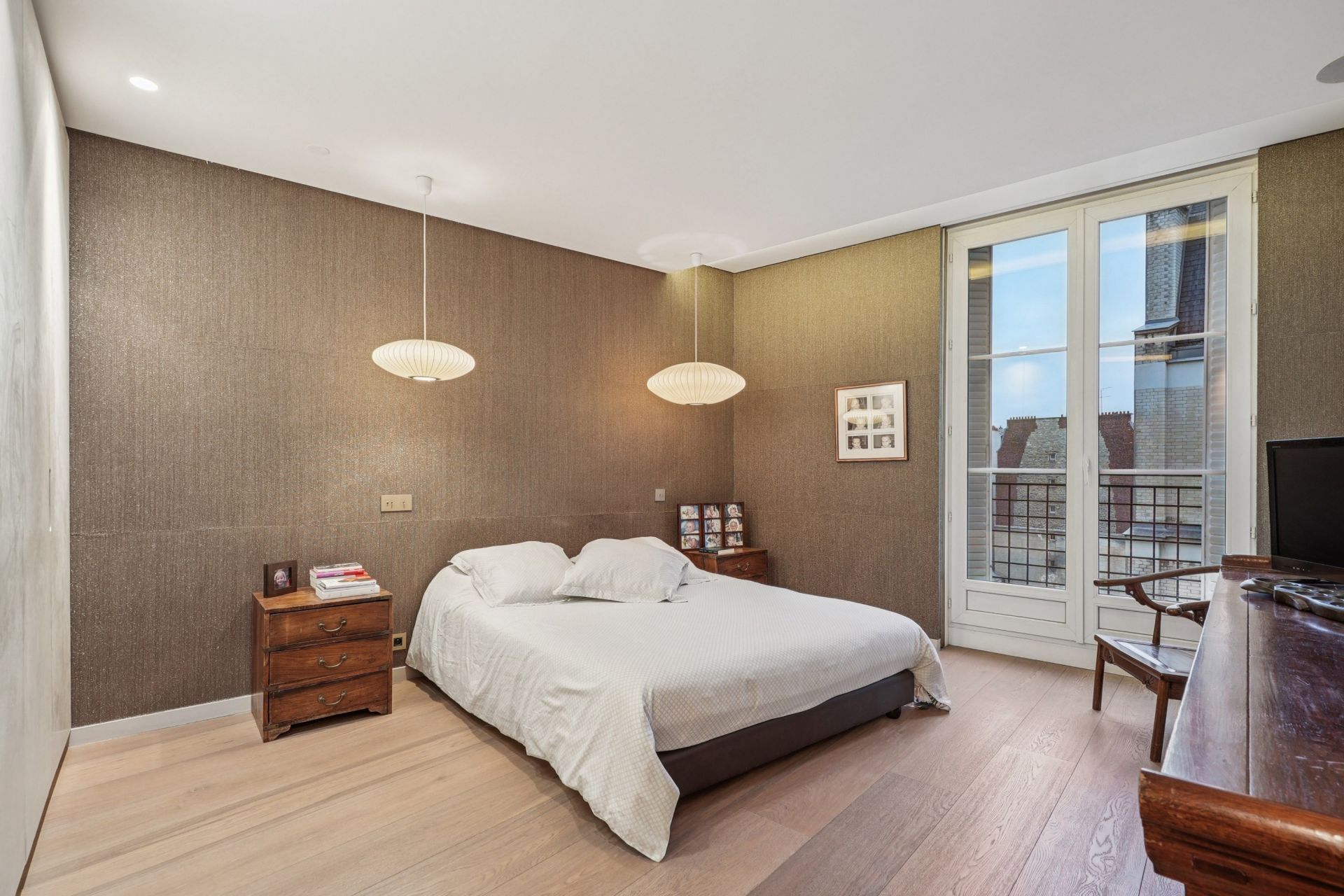 luxury apartment 5 Rooms for sale on PARIS (75007)