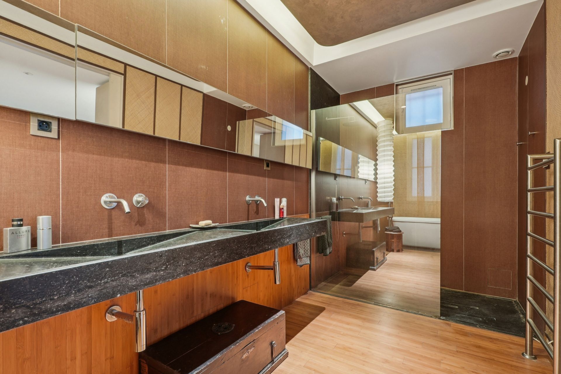 luxury apartment 5 Rooms for sale on PARIS (75007)