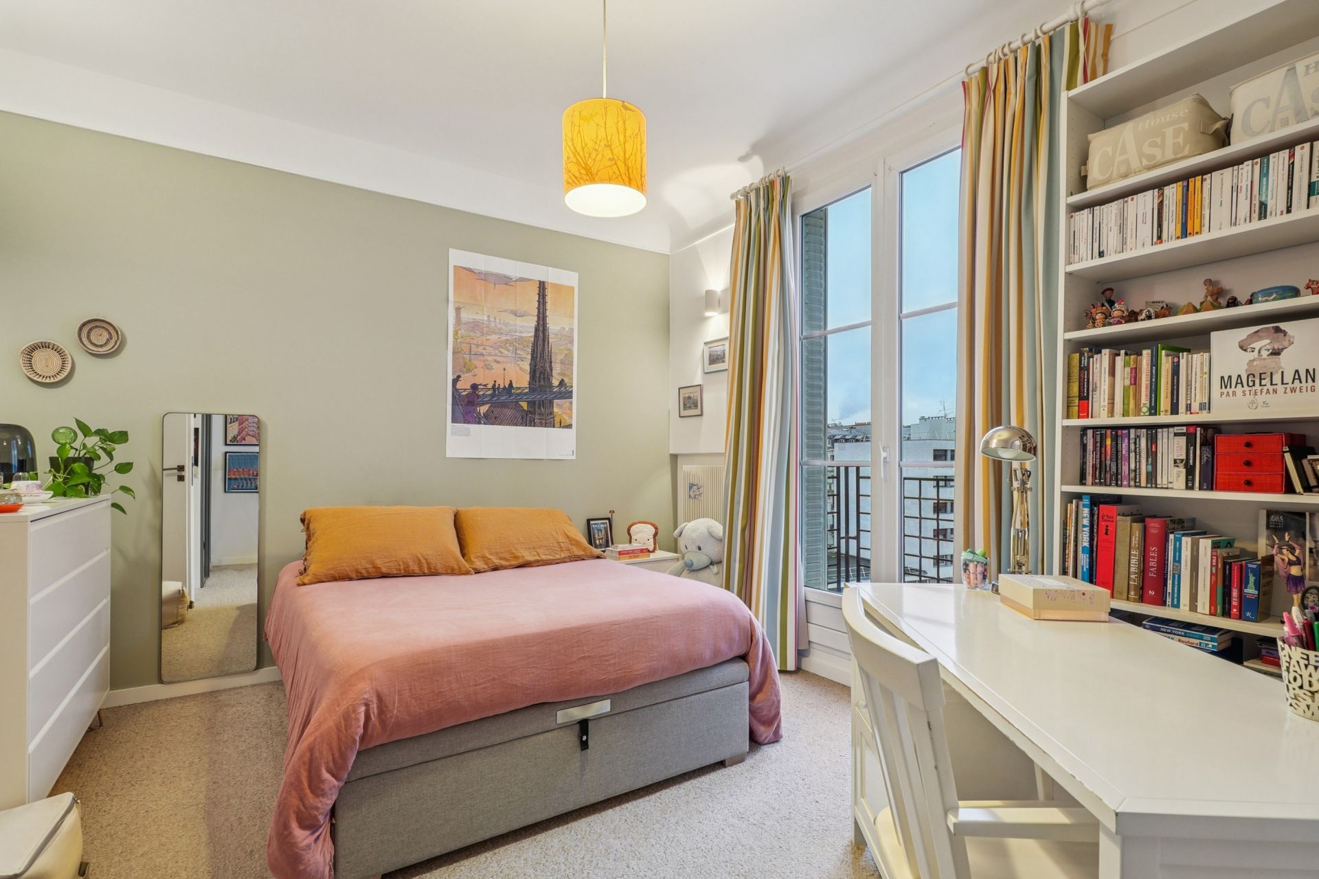 luxury apartment 5 Rooms for sale on PARIS (75007)