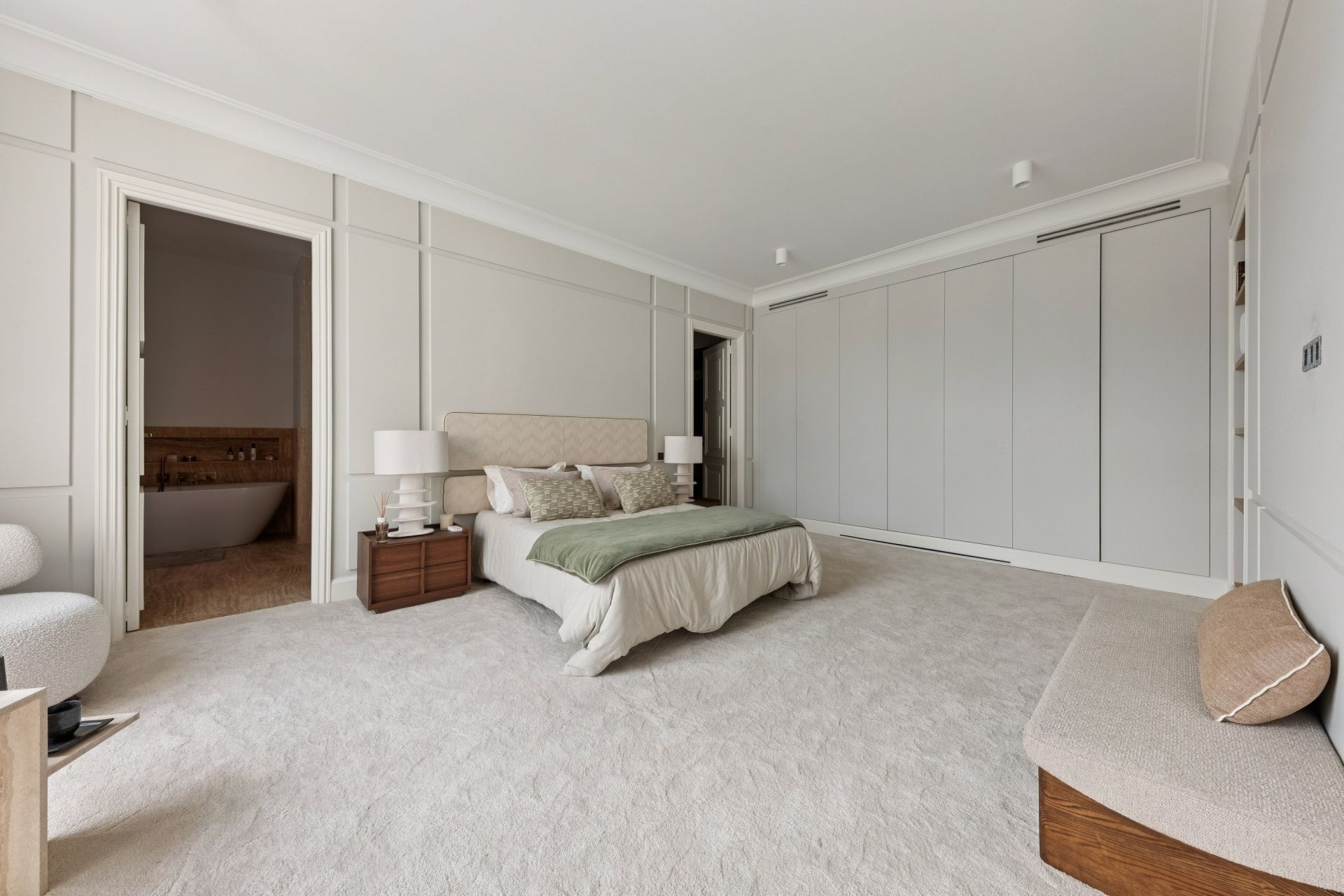 luxury apartment 7 Rooms for sale on PARIS (75016)