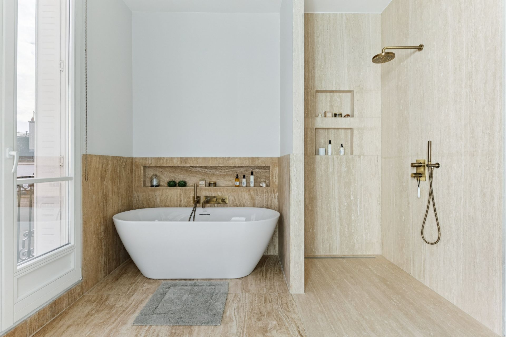 luxury apartment 7 Rooms for sale on PARIS (75016)