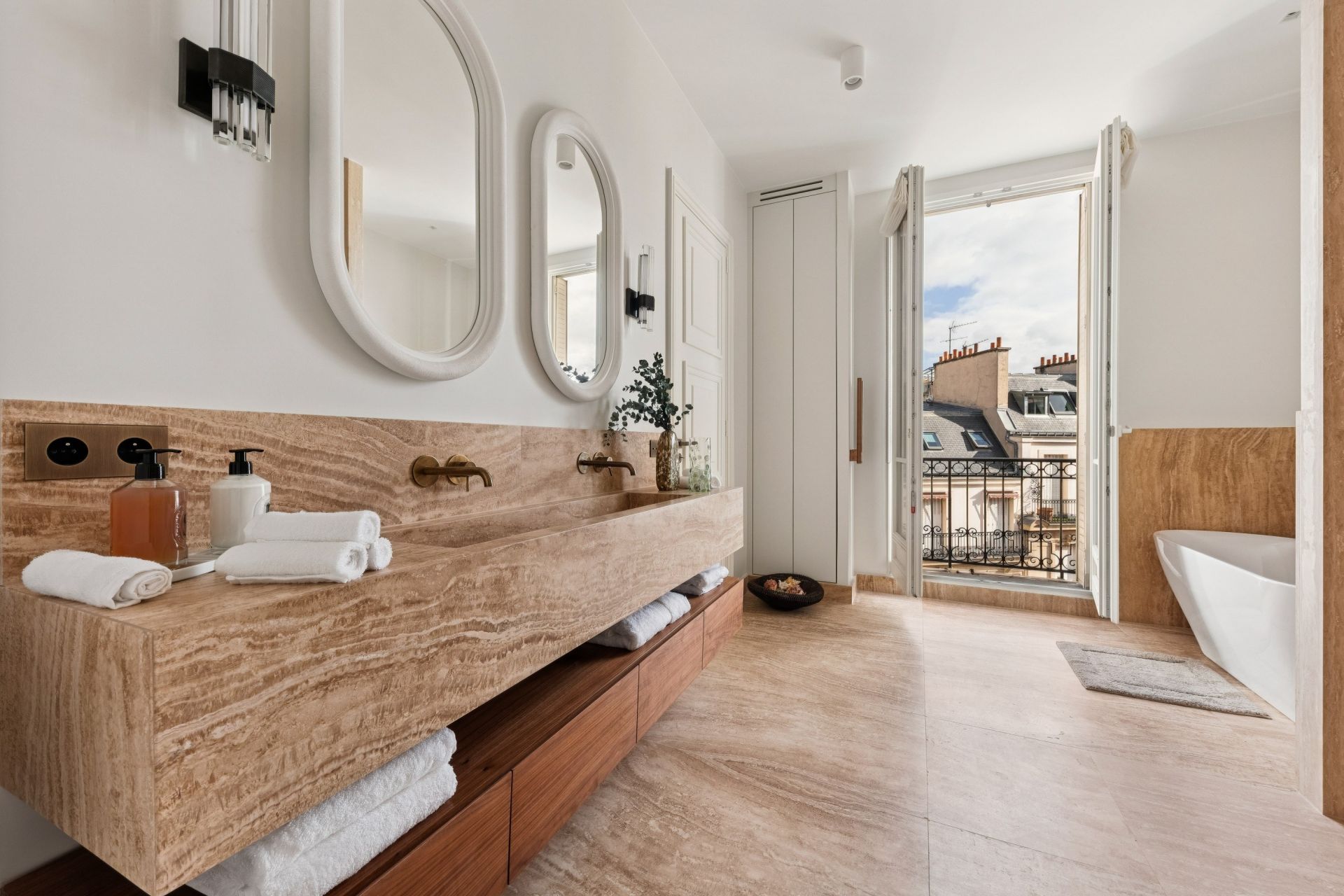 luxury apartment 7 Rooms for sale on PARIS (75016)