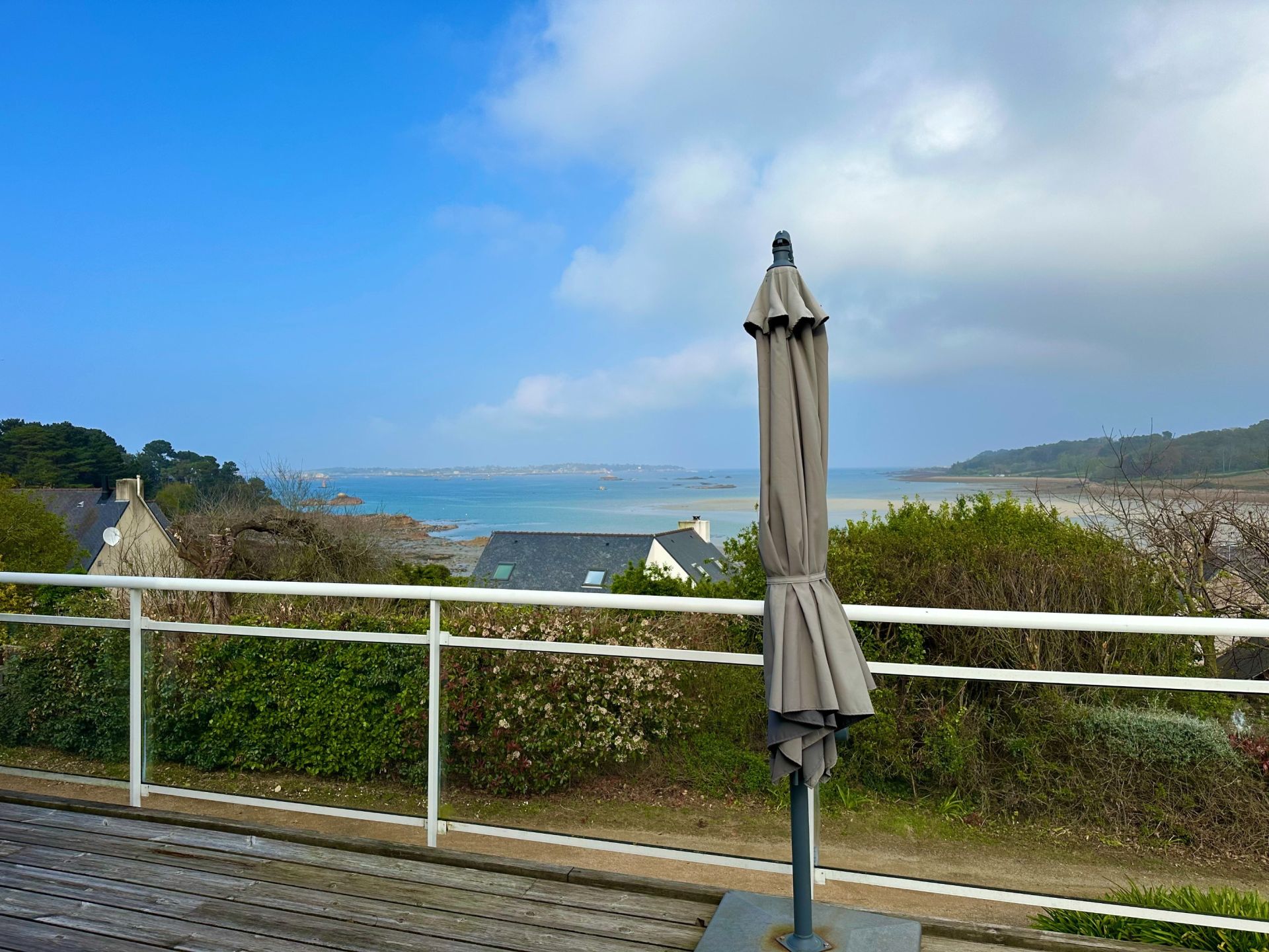 luxury house 6 Rooms for sale on LOGUIVY DE LA MER (22620)