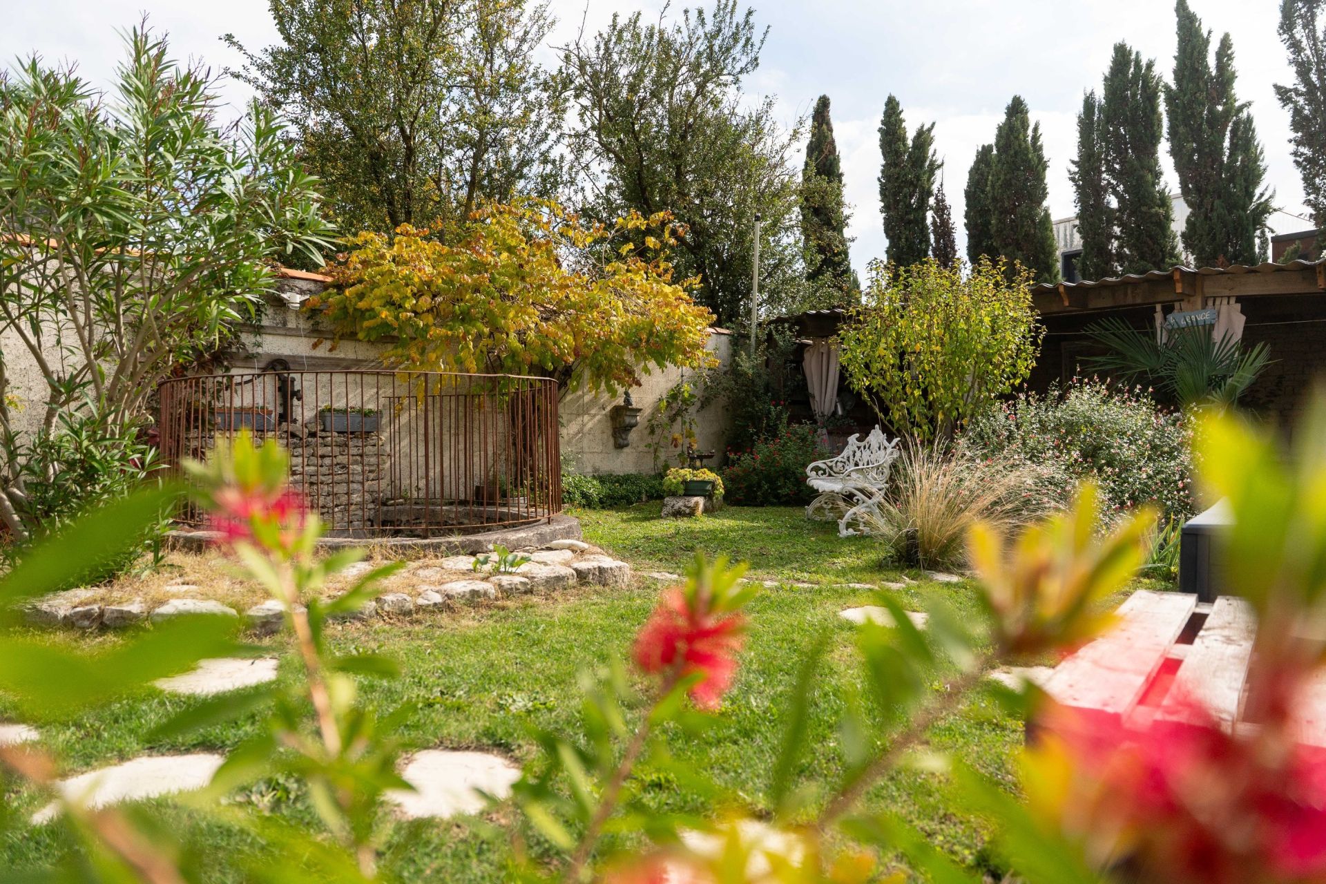 luxury house 5 Rooms for sale on NIEUL SUR MER (17137)