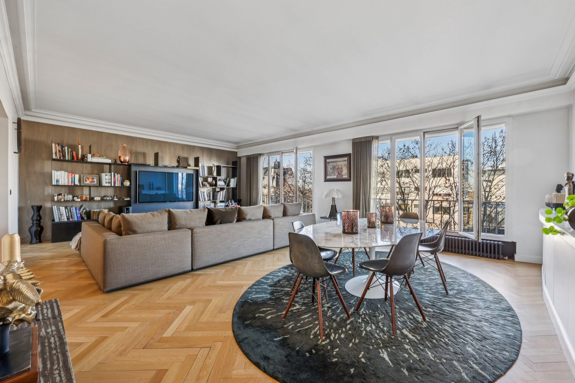 luxury apartment 6 Rooms for sale on PARIS (75016)