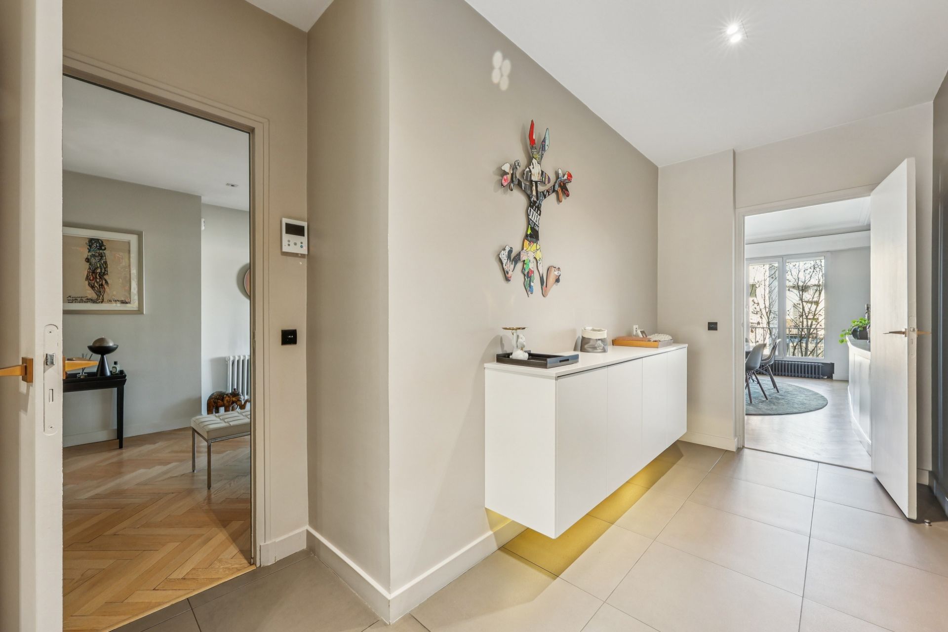 luxury apartment 6 Rooms for sale on PARIS (75016)