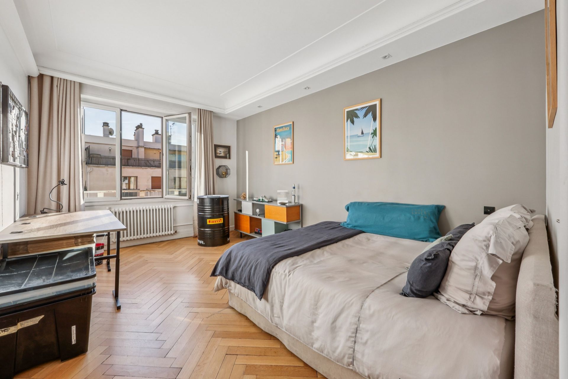 luxury apartment 6 Rooms for sale on PARIS (75016)