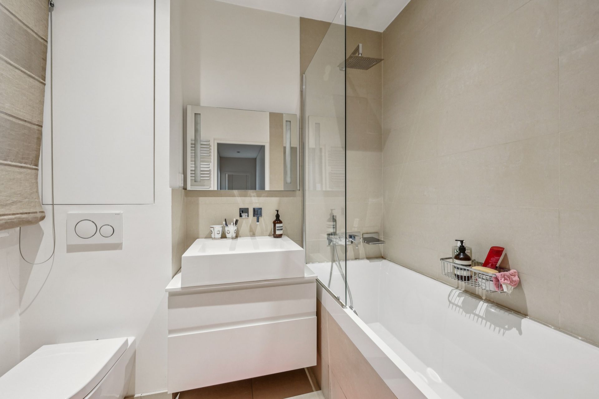 luxury apartment 6 Rooms for sale on PARIS (75016)