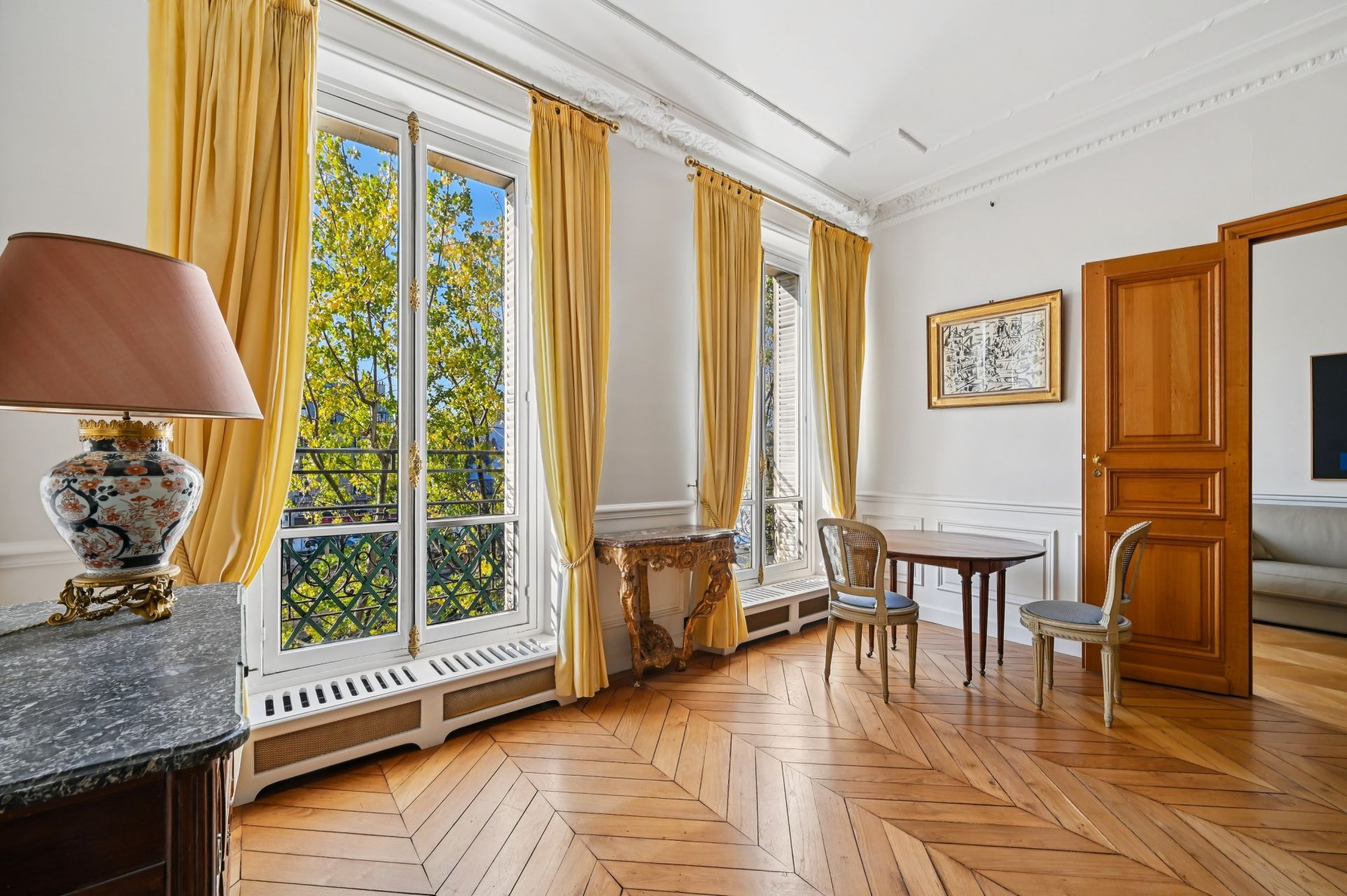 luxury apartment 5 Rooms for sale on PARIS (75004)