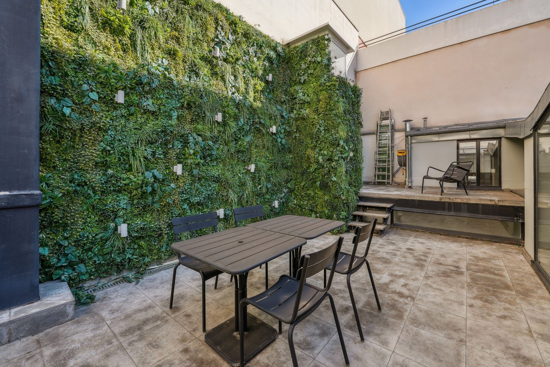 luxury loft 6 Rooms for sale on PARIS (75002)