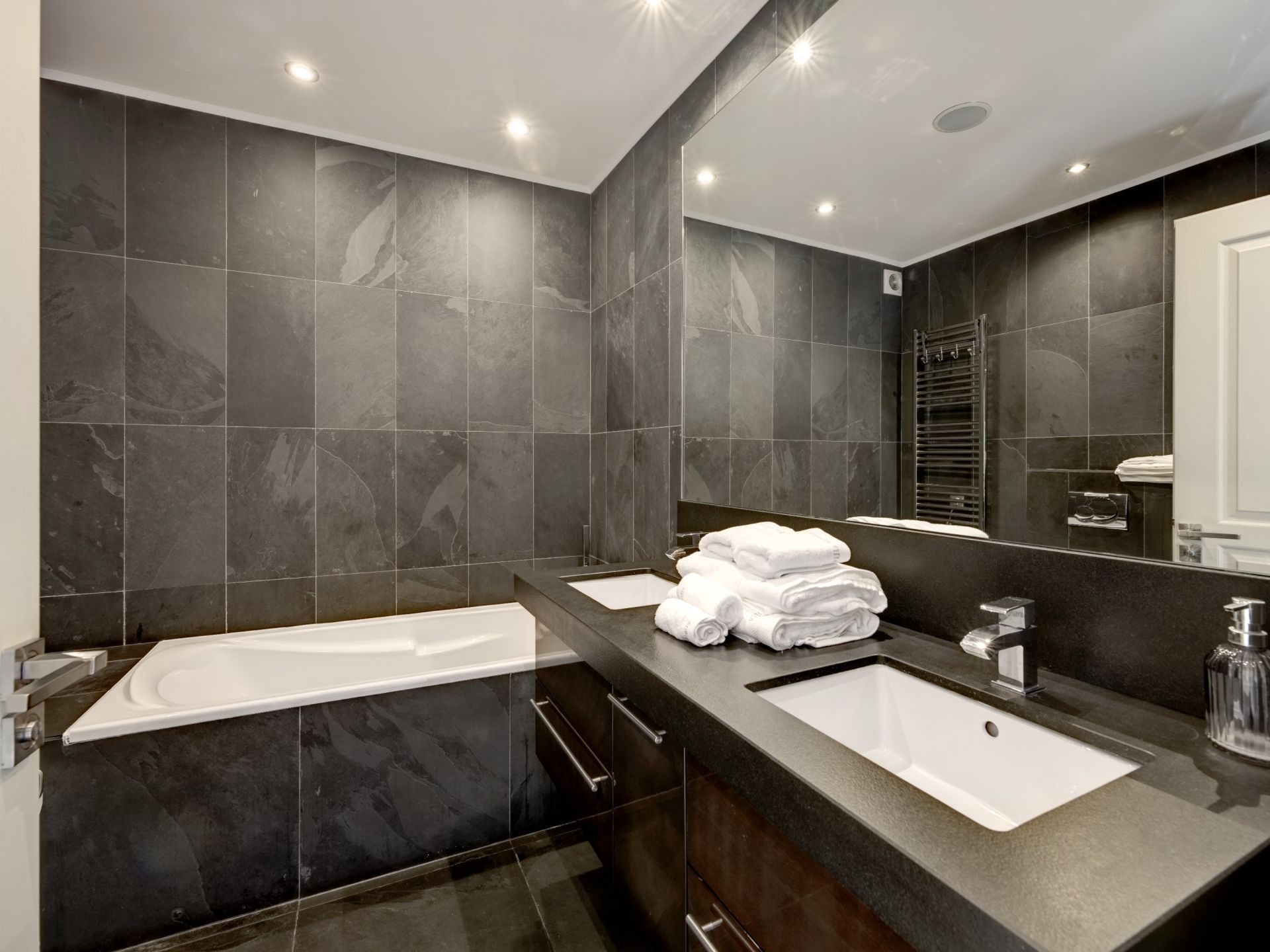 contemporary house 5 Rooms for sale on VALLAURIS (06220)