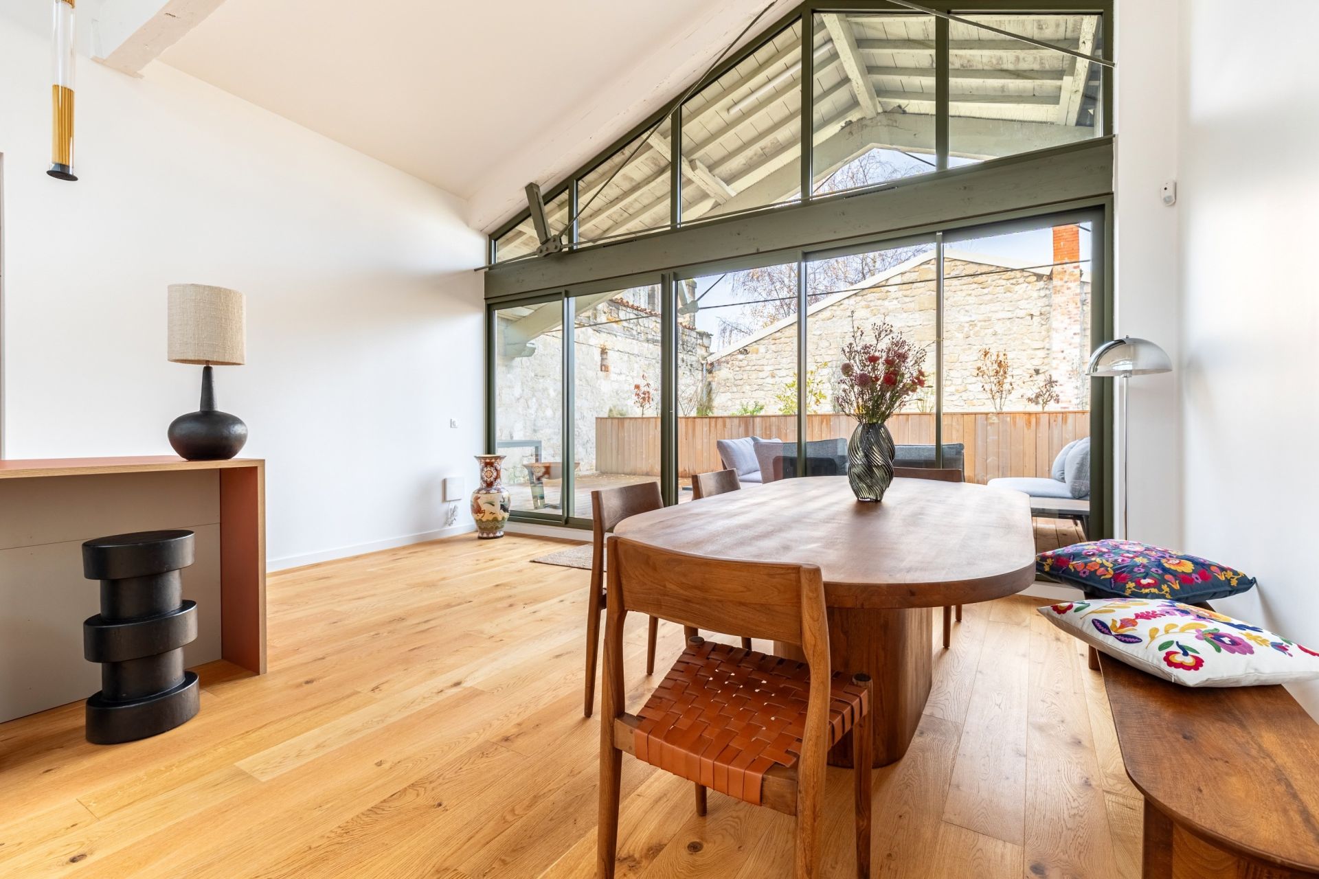 luxury apartment 6 Rooms for sale on BORDEAUX (33000)