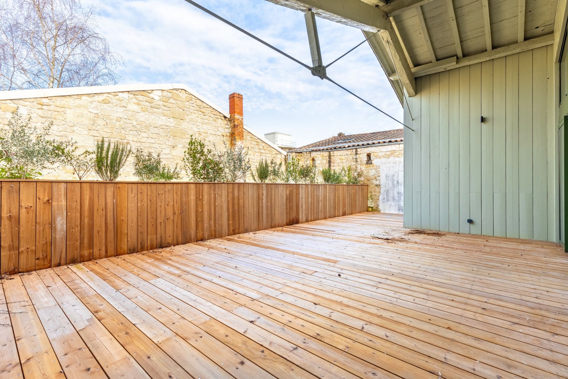 luxury apartment 6 Rooms for sale on BORDEAUX (33000)