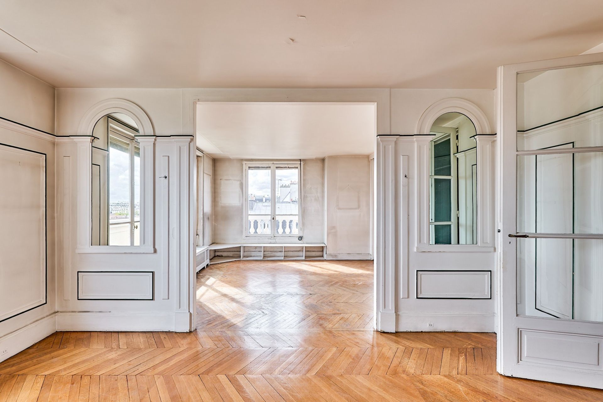 luxury apartment 6 Rooms for sale on PARIS (75007)