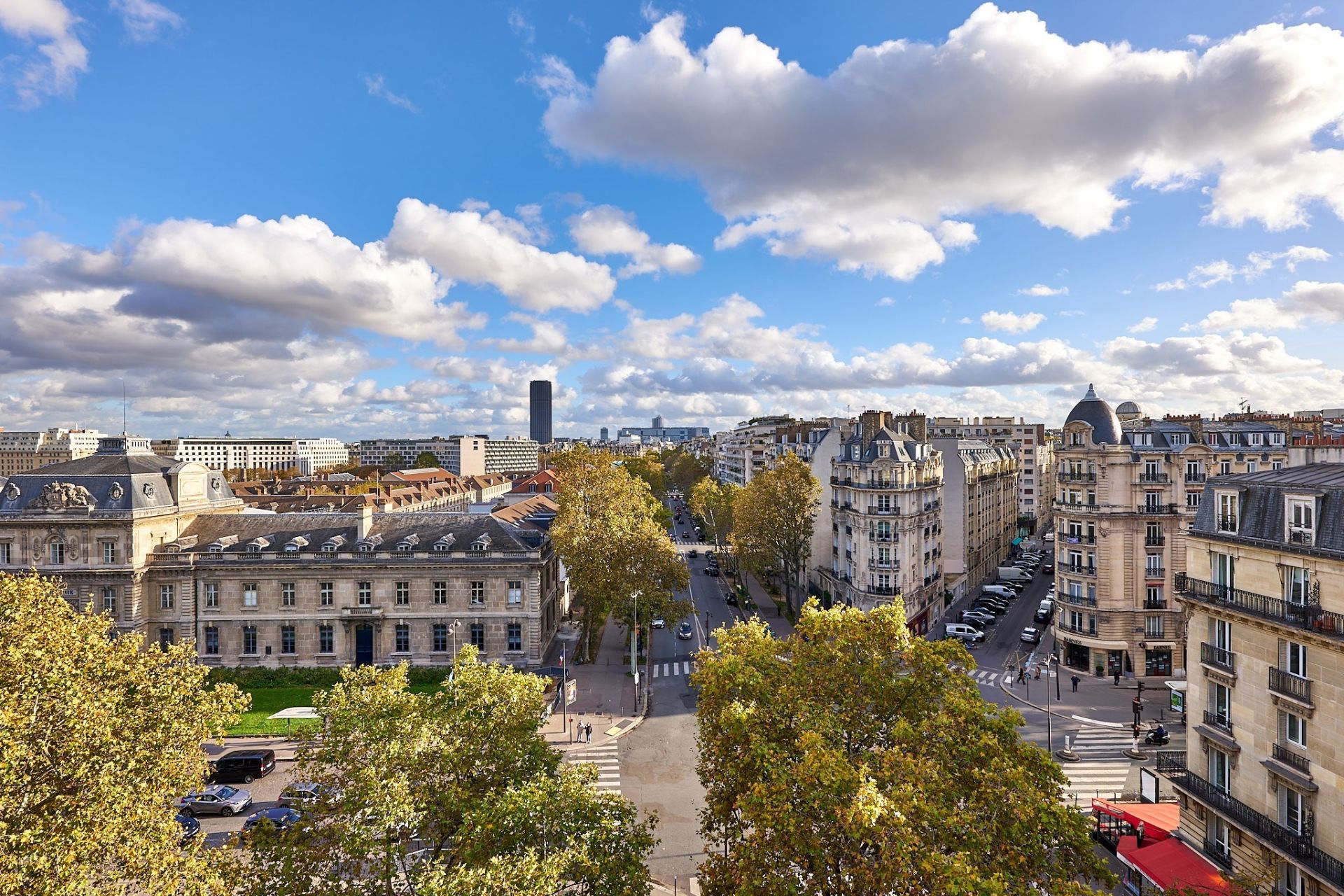 luxury apartment 6 Rooms for sale on PARIS (75007)