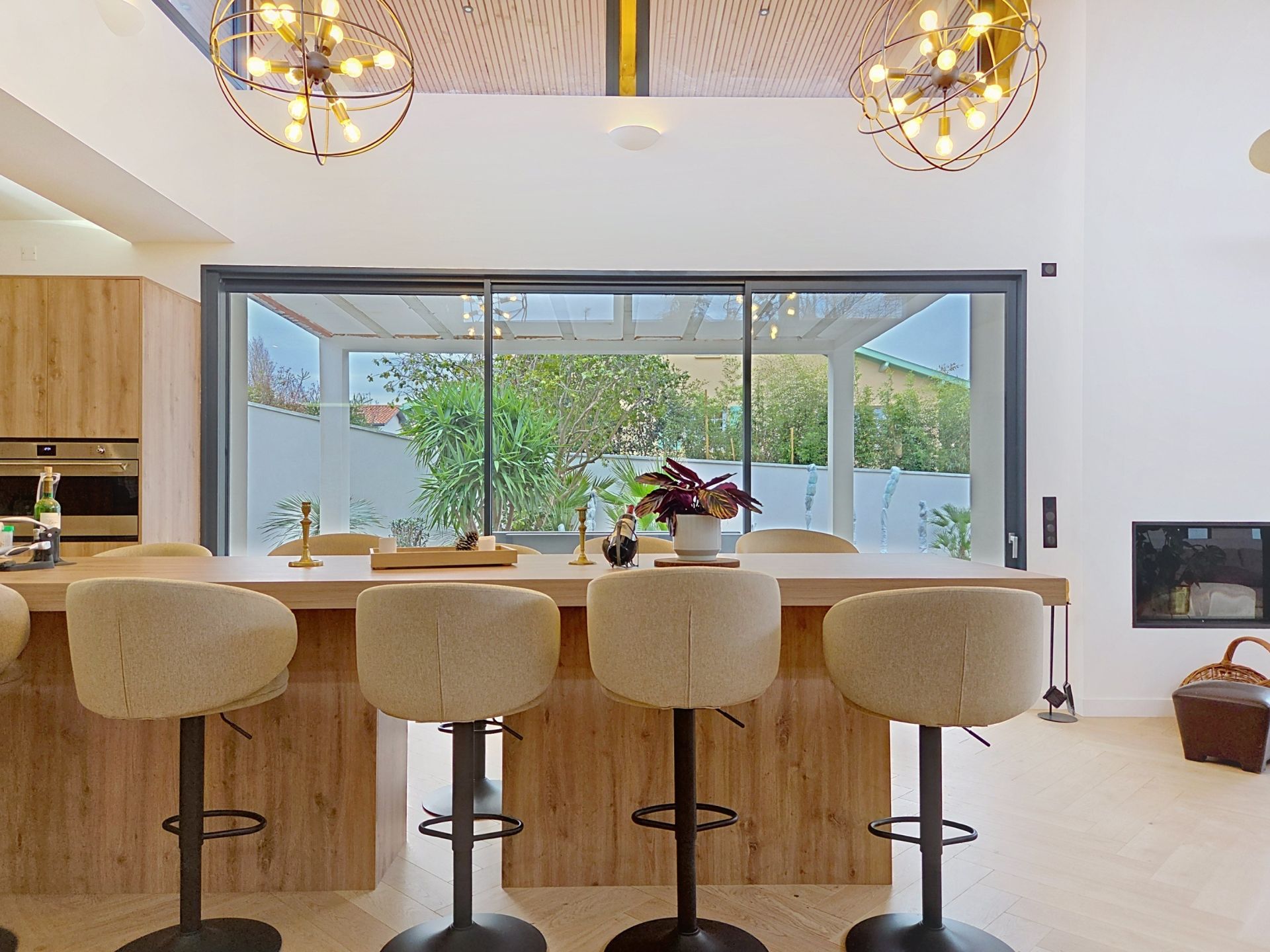 luxury house 8 Rooms for sale on ANGLET (64600)