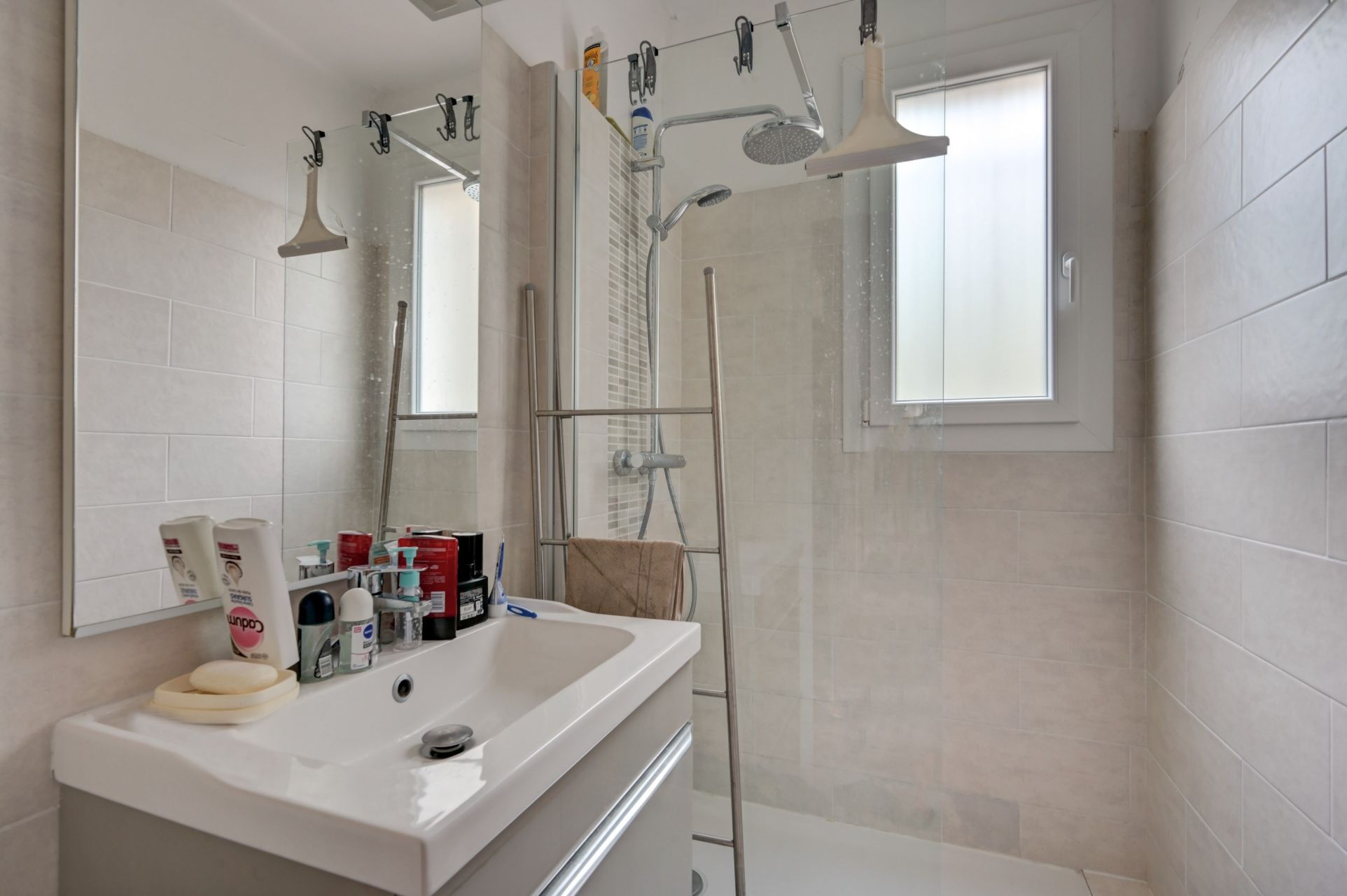 luxury house 8 Rooms for sale on AIX EN PROVENCE (13100)