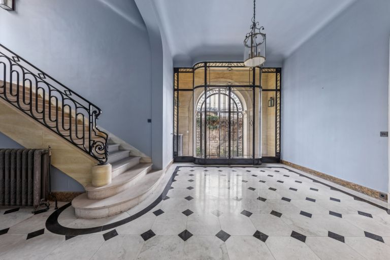 hôtel particulier 20 Pièces en vente sur PARIS (75016)