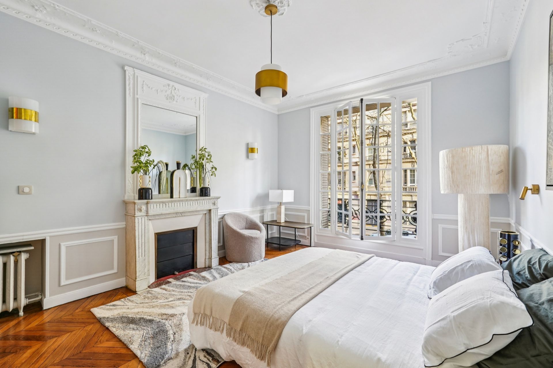 luxury apartment 5 Rooms for sale on PARIS (75007)