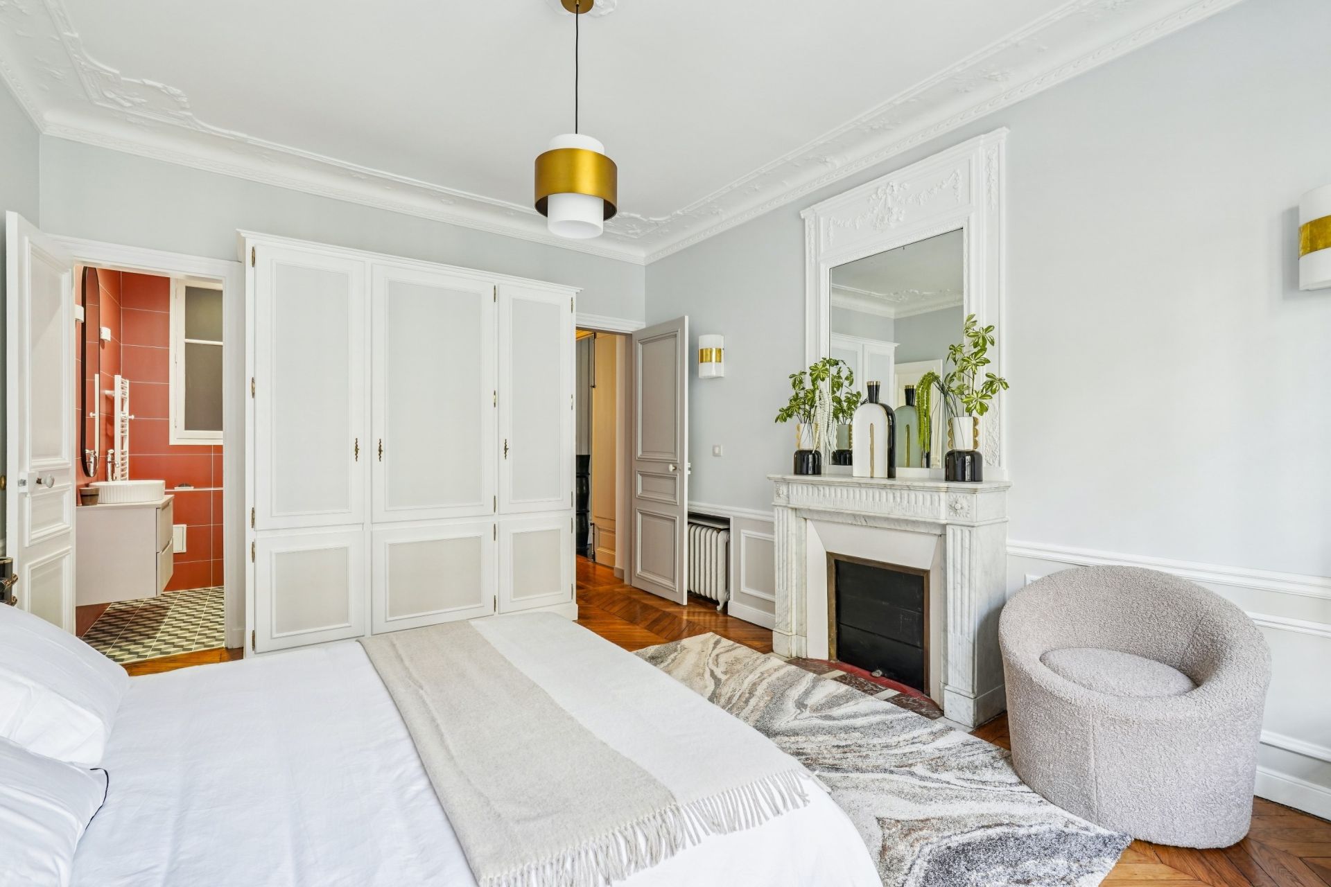 luxury apartment 5 Rooms for sale on PARIS (75007)