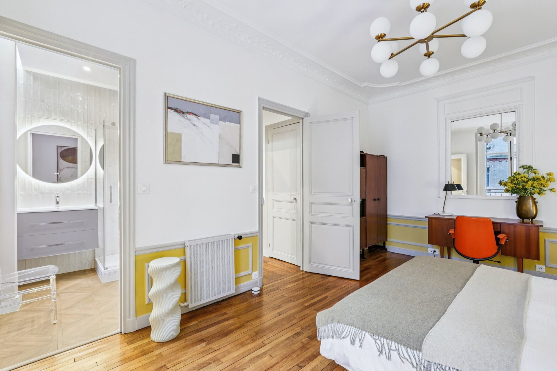 luxury apartment 5 Rooms for sale on PARIS (75007)
