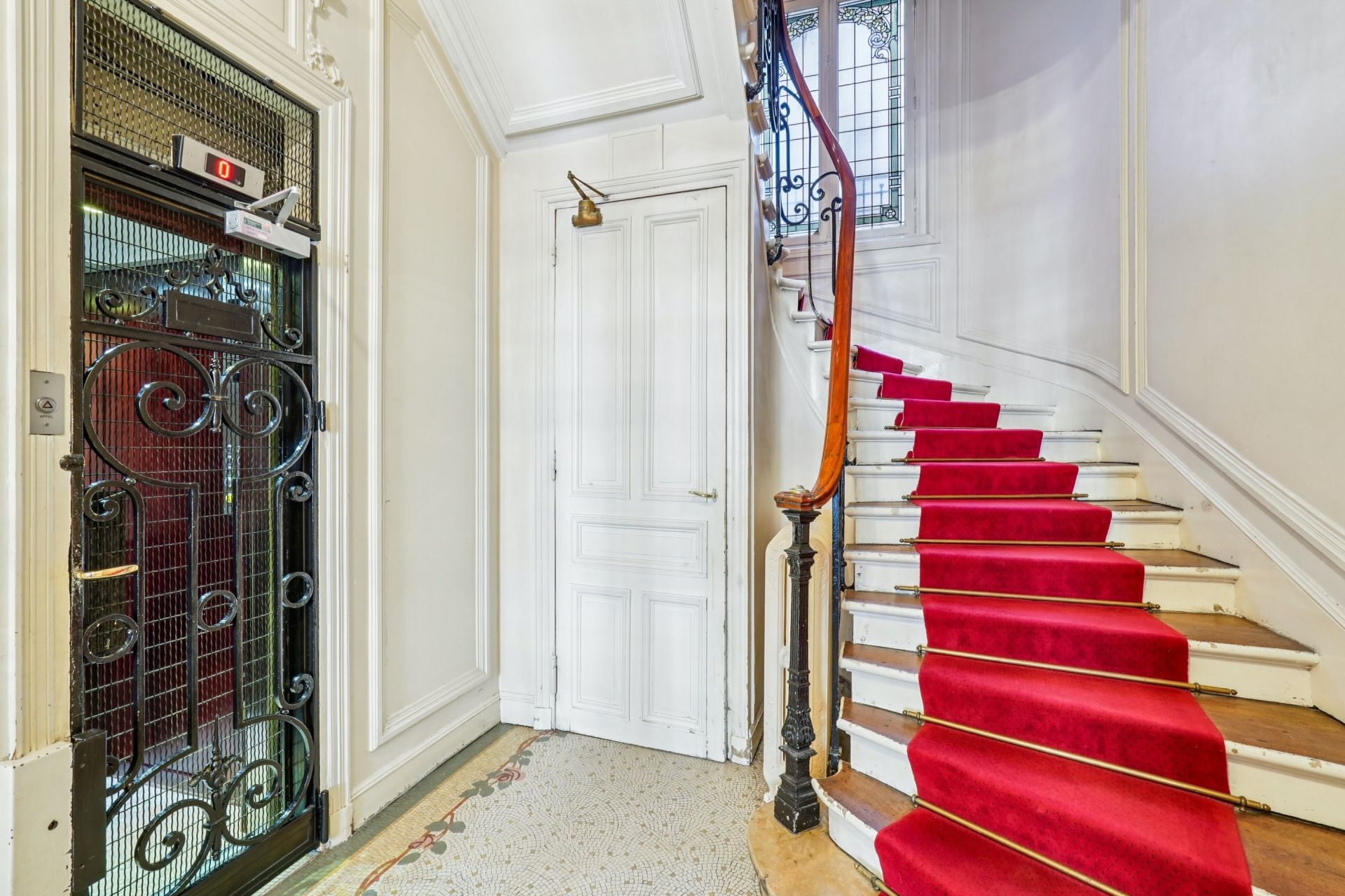 luxury apartment 5 Rooms for sale on PARIS (75007)