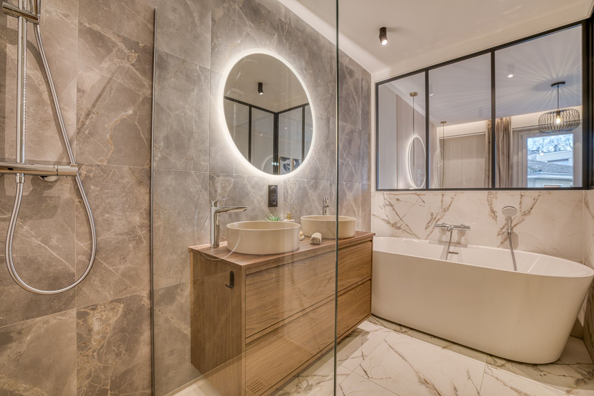 luxury apartment 3 Rooms for sale on ANNECY (74000)