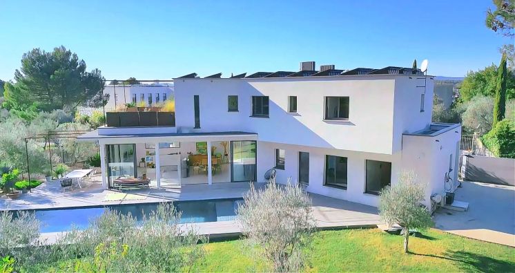 Vente Maison de luxe Sommières 7 Pièces 207 m²