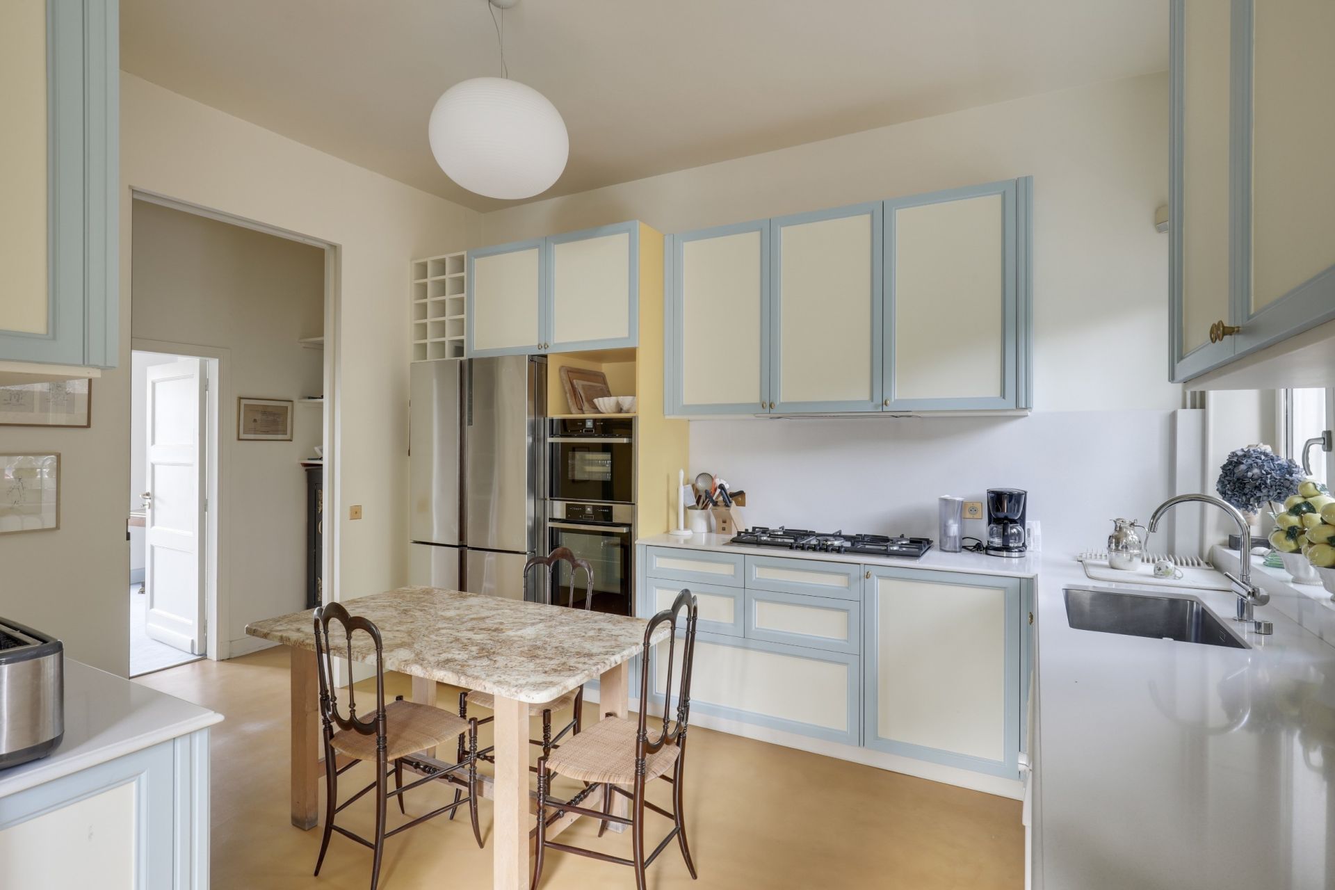 architect's house 11 Rooms for rent on GARCHES (92380)