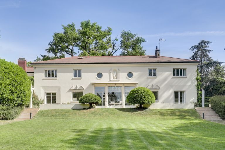 architect's house 11 Rooms for rent on GARCHES (92380)