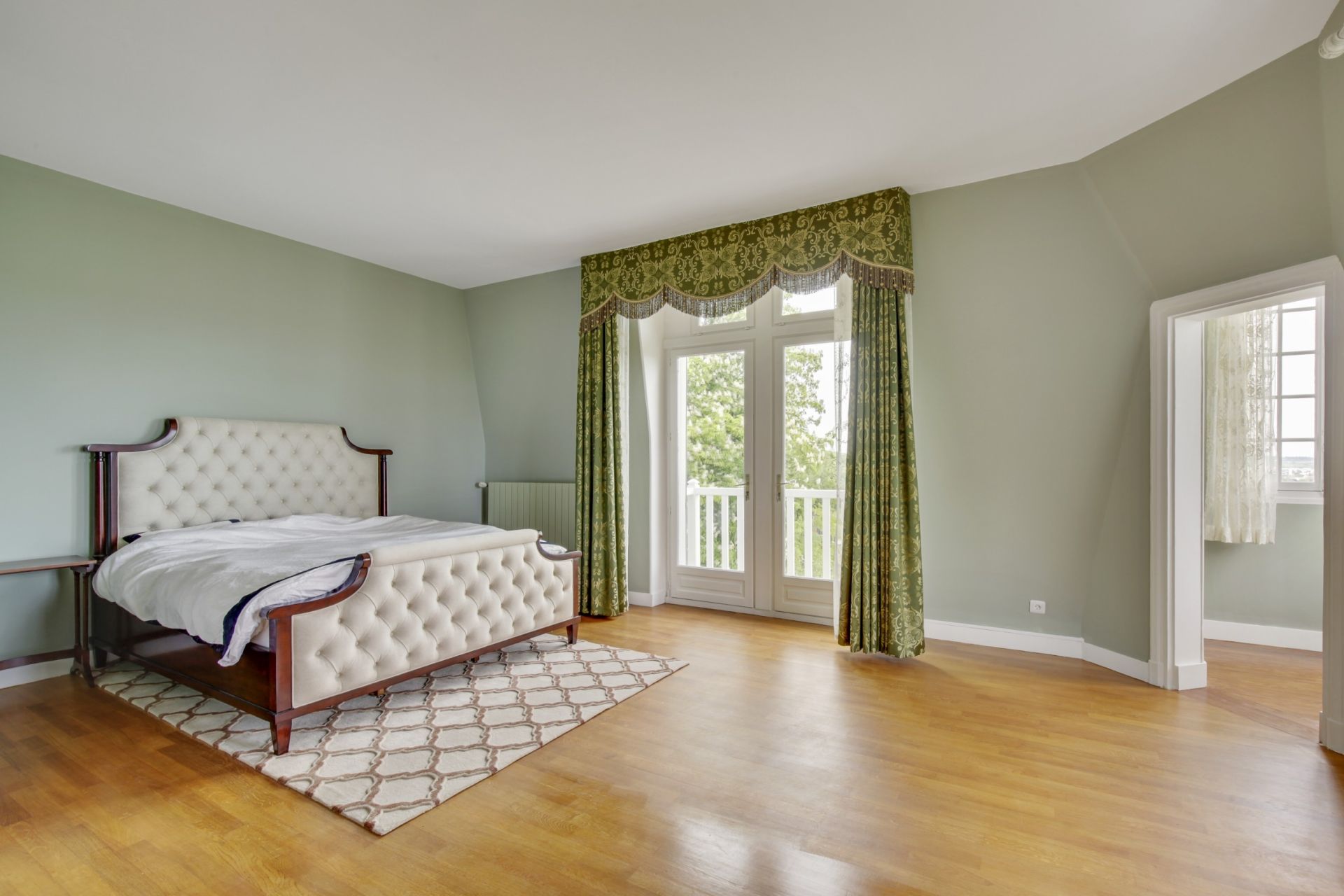 luxury house 11 Rooms for rent on LOUVECIENNES (78430)