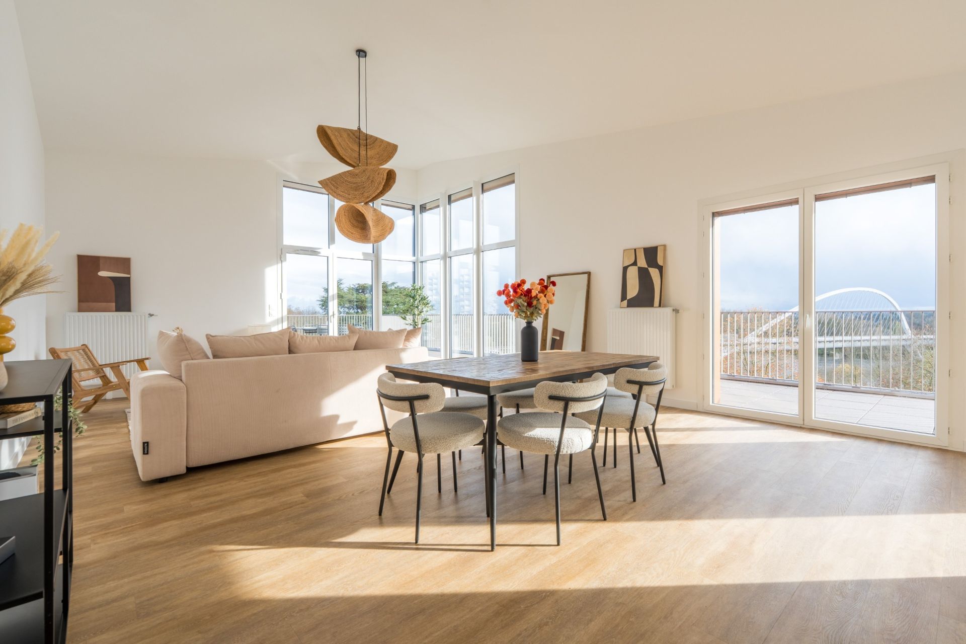 luxury apartment 5 Rooms for sale on ORLEANS (45000)