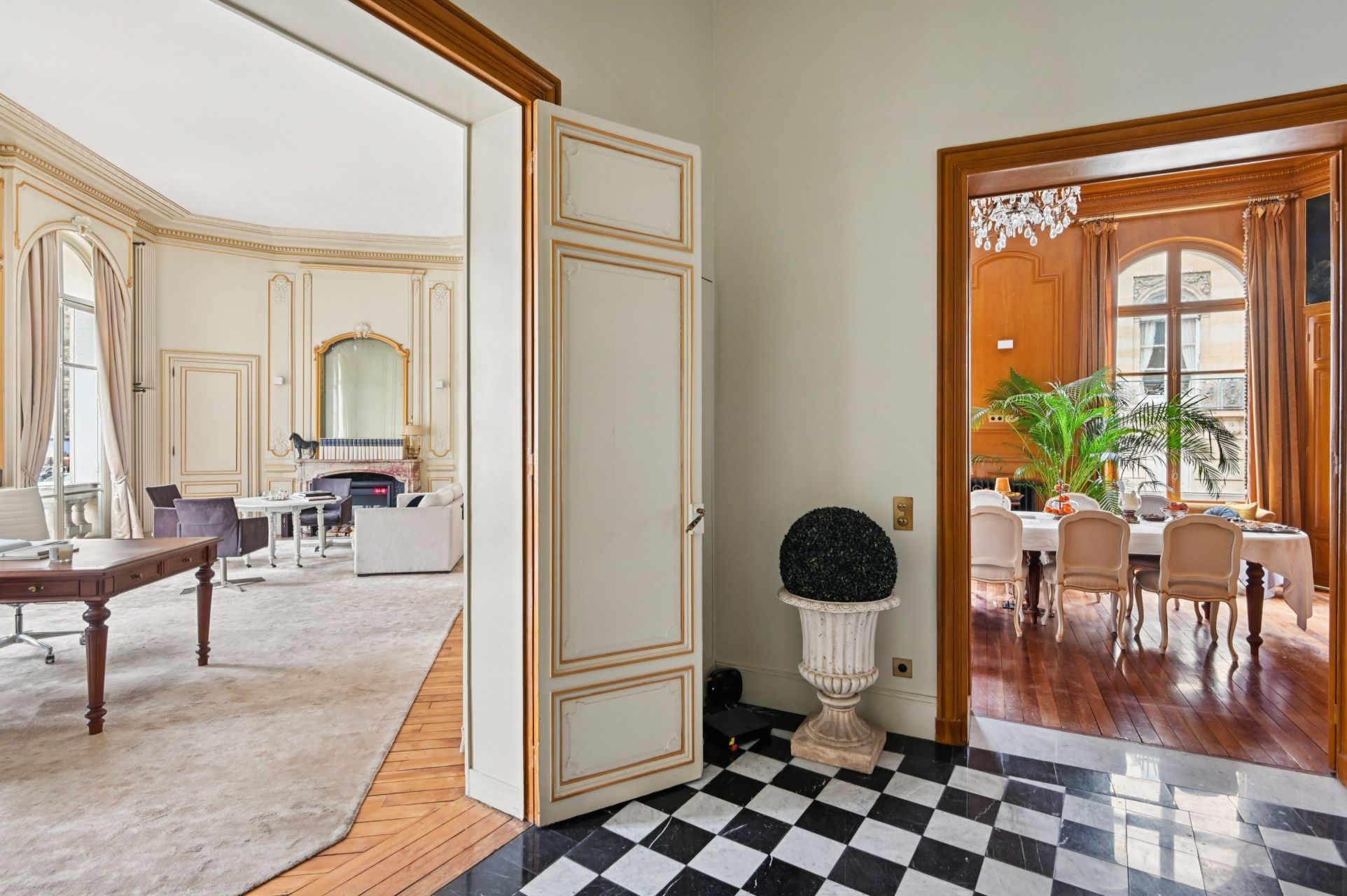 hôtel particulier 16 Pièces en vente sur PARIS (75007)