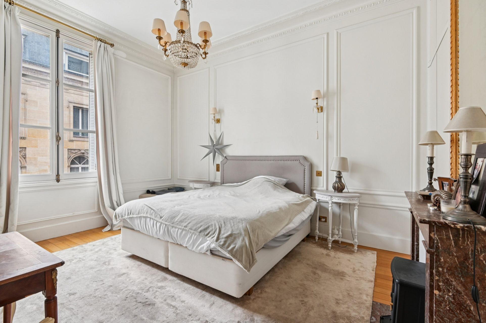hôtel particulier 16 Pièces en vente sur PARIS (75007)