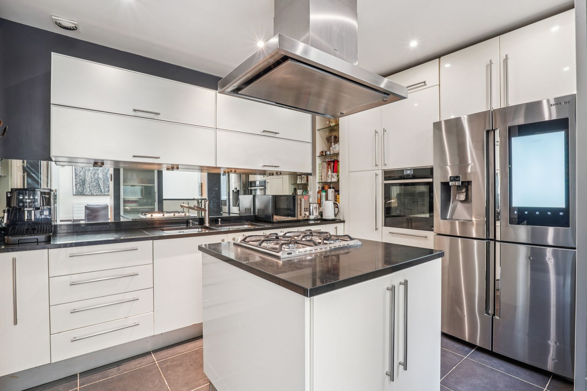 mansion (hôtel particulier) 8 Rooms for sale on PARIS (75016)