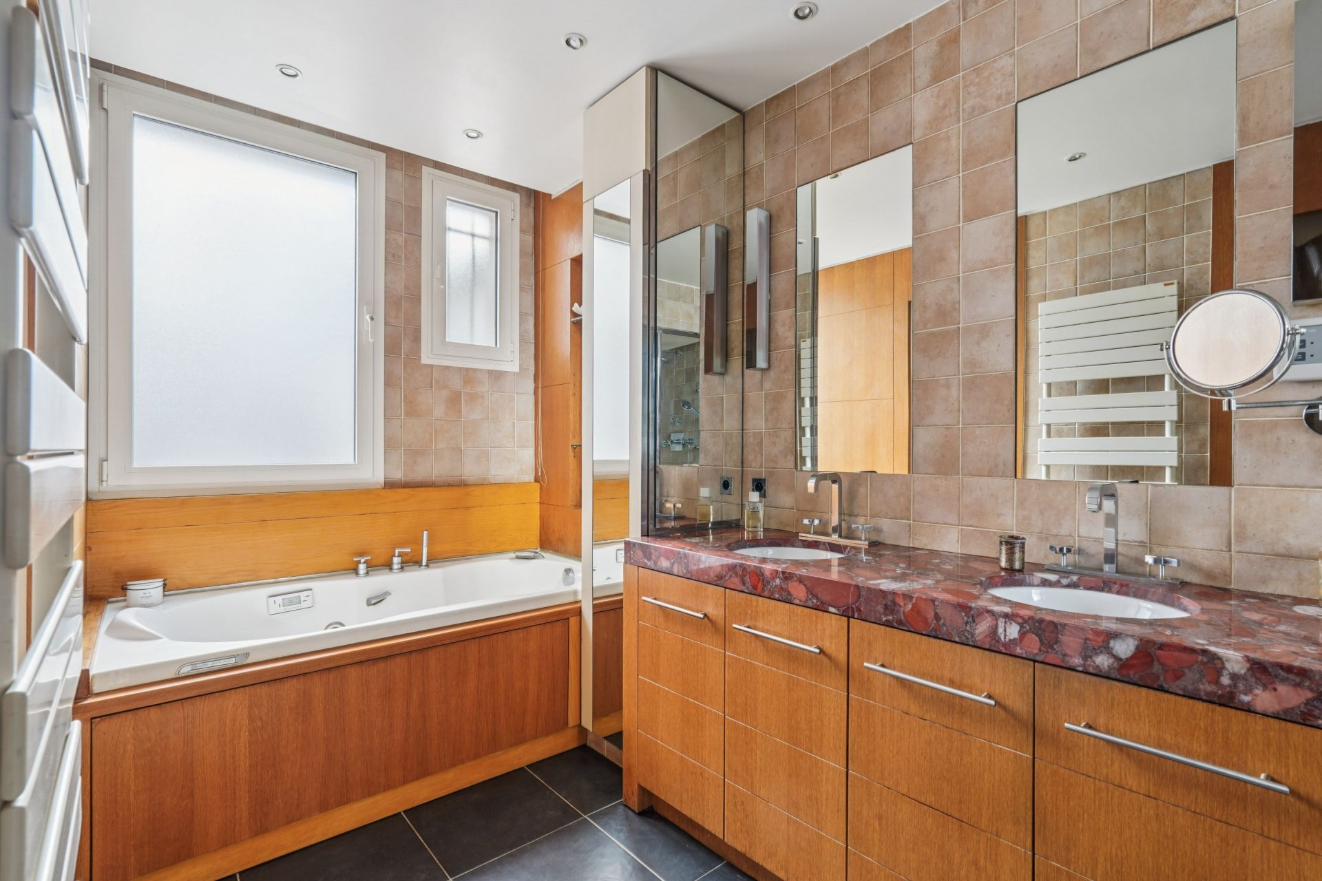 mansion (hôtel particulier) 8 Rooms for sale on PARIS (75016)