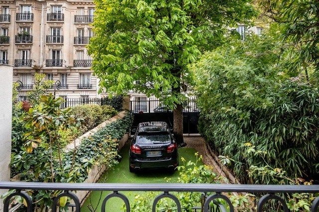 mansion (hôtel particulier) 8 Rooms for sale on PARIS (75016)