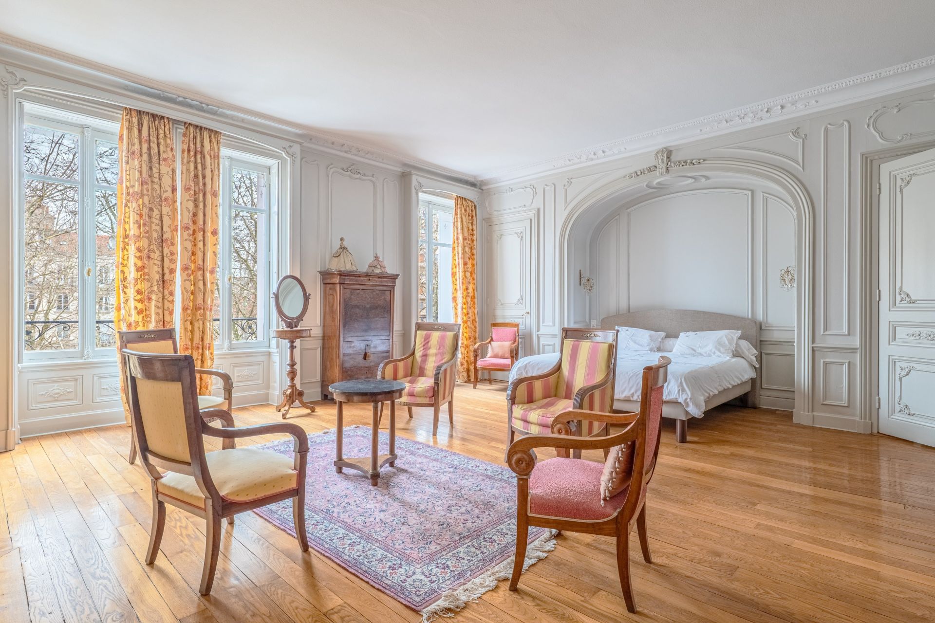 luxury triplex 10 Rooms for sale on ST ETIENNE (42000)