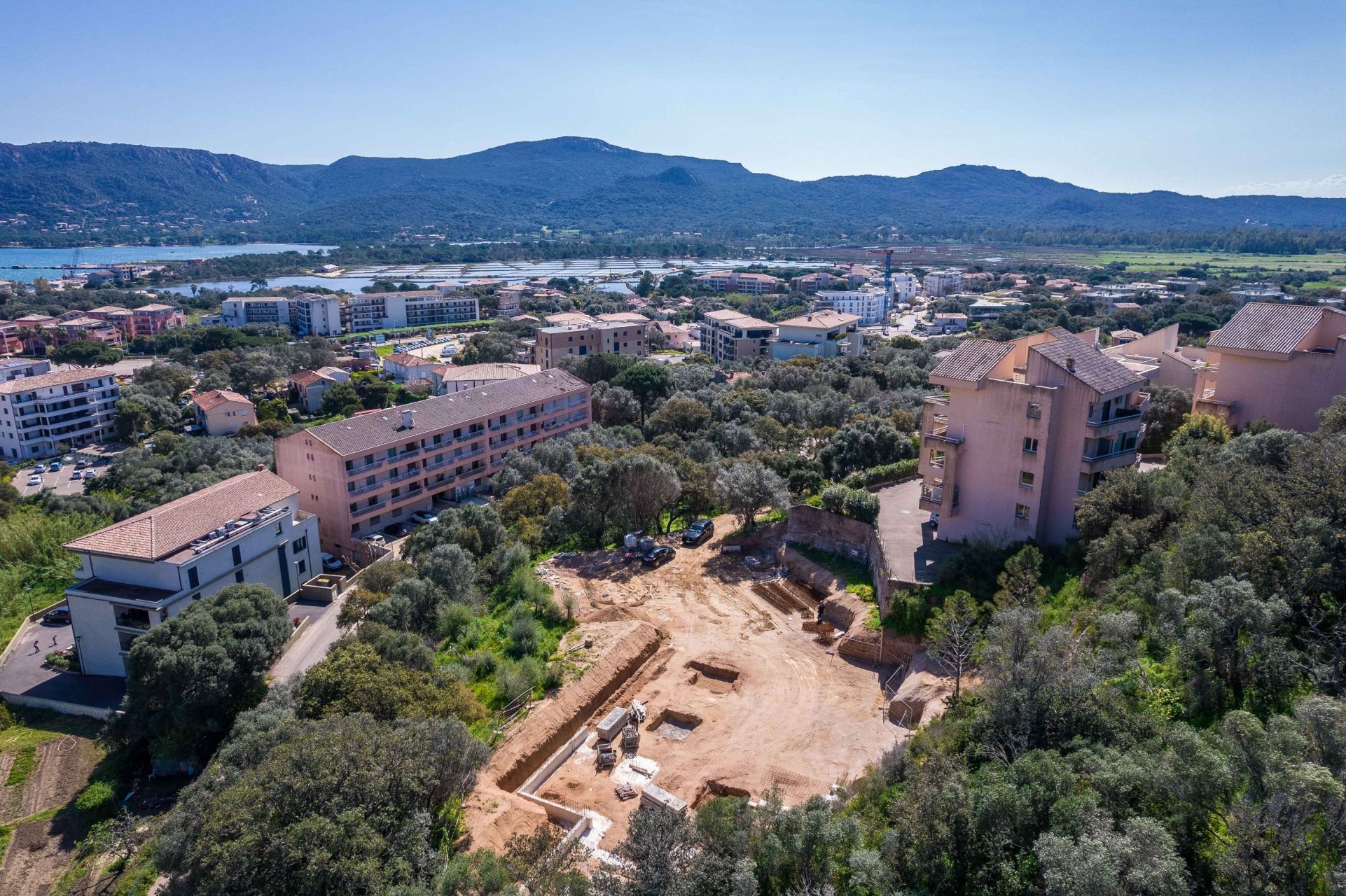 luxury apartment 3 Rooms for sale on PORTO VECCHIO (20137)