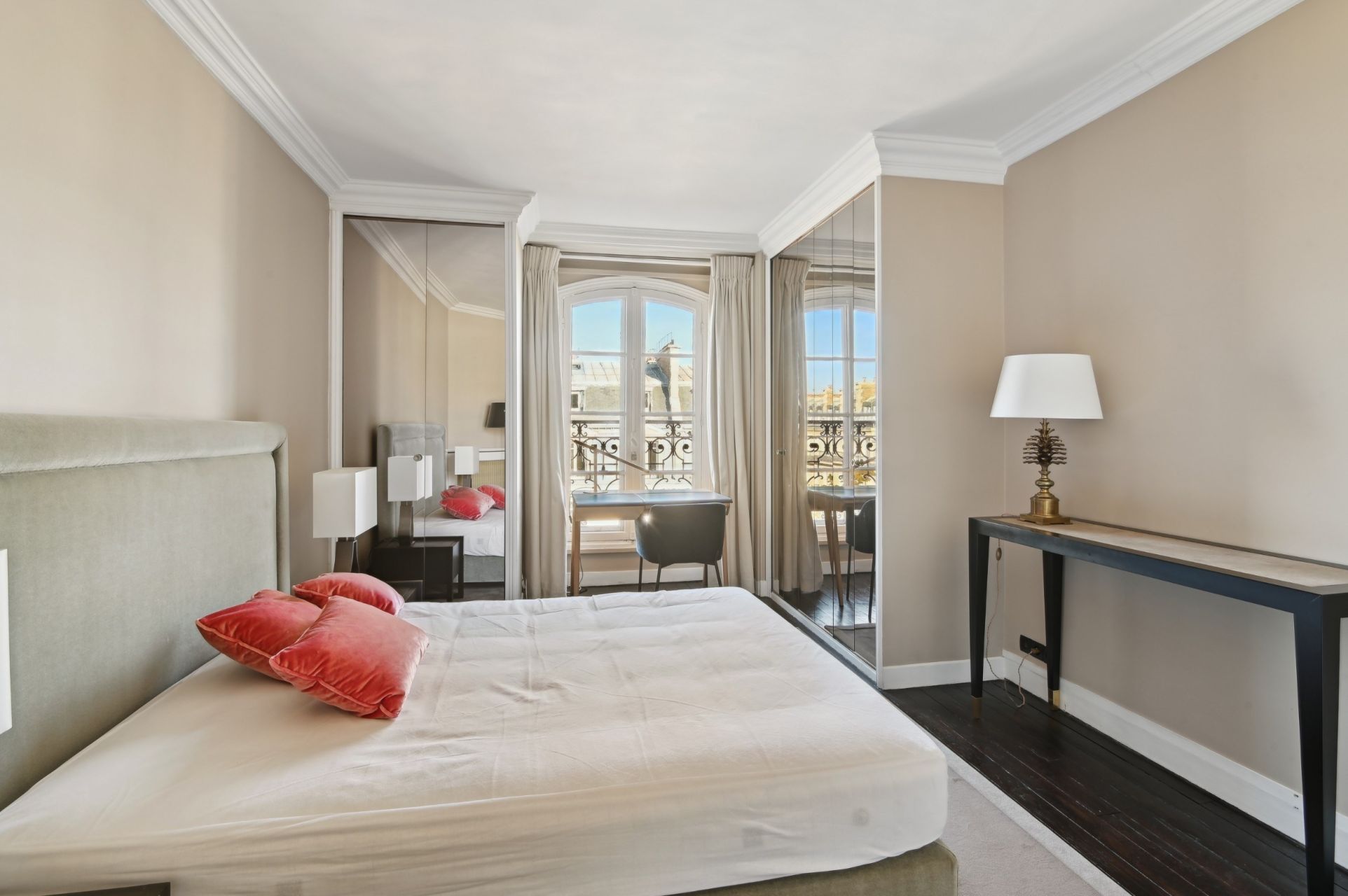 luxury apartment 5 Rooms for sale on PARIS (75007)
