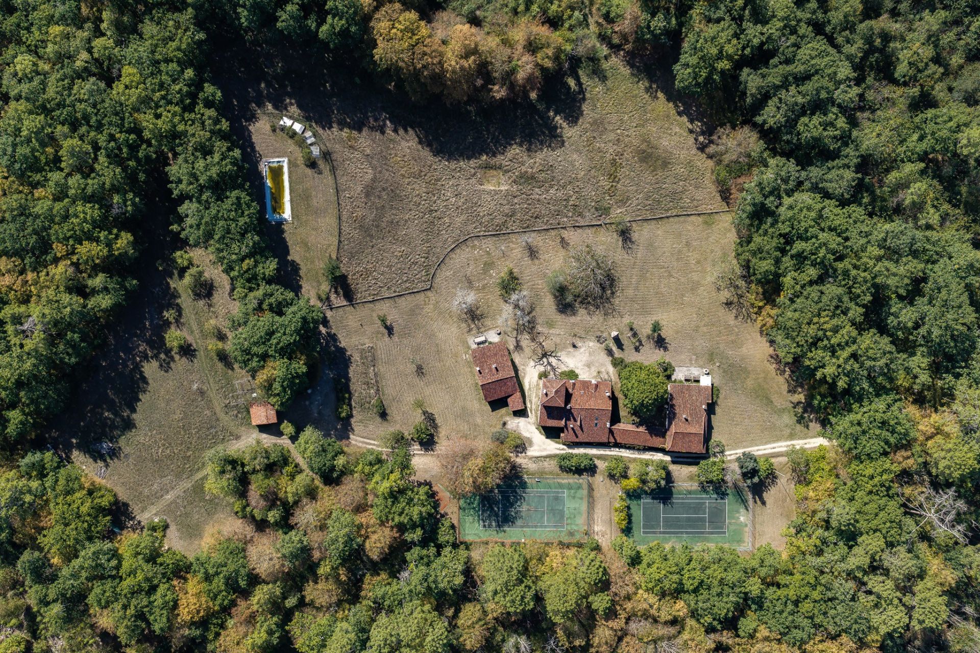 luxury house 23 Rooms for sale on ST ASTIER (24110)